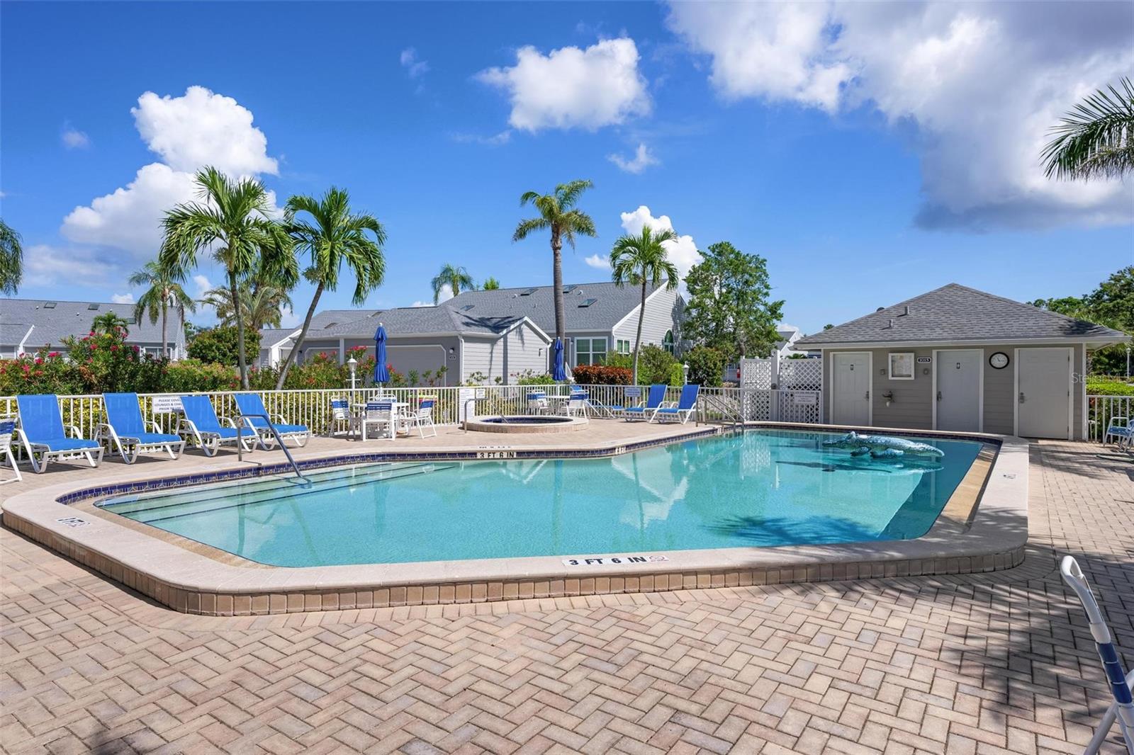 1103 EDGEWATER CIR #1103