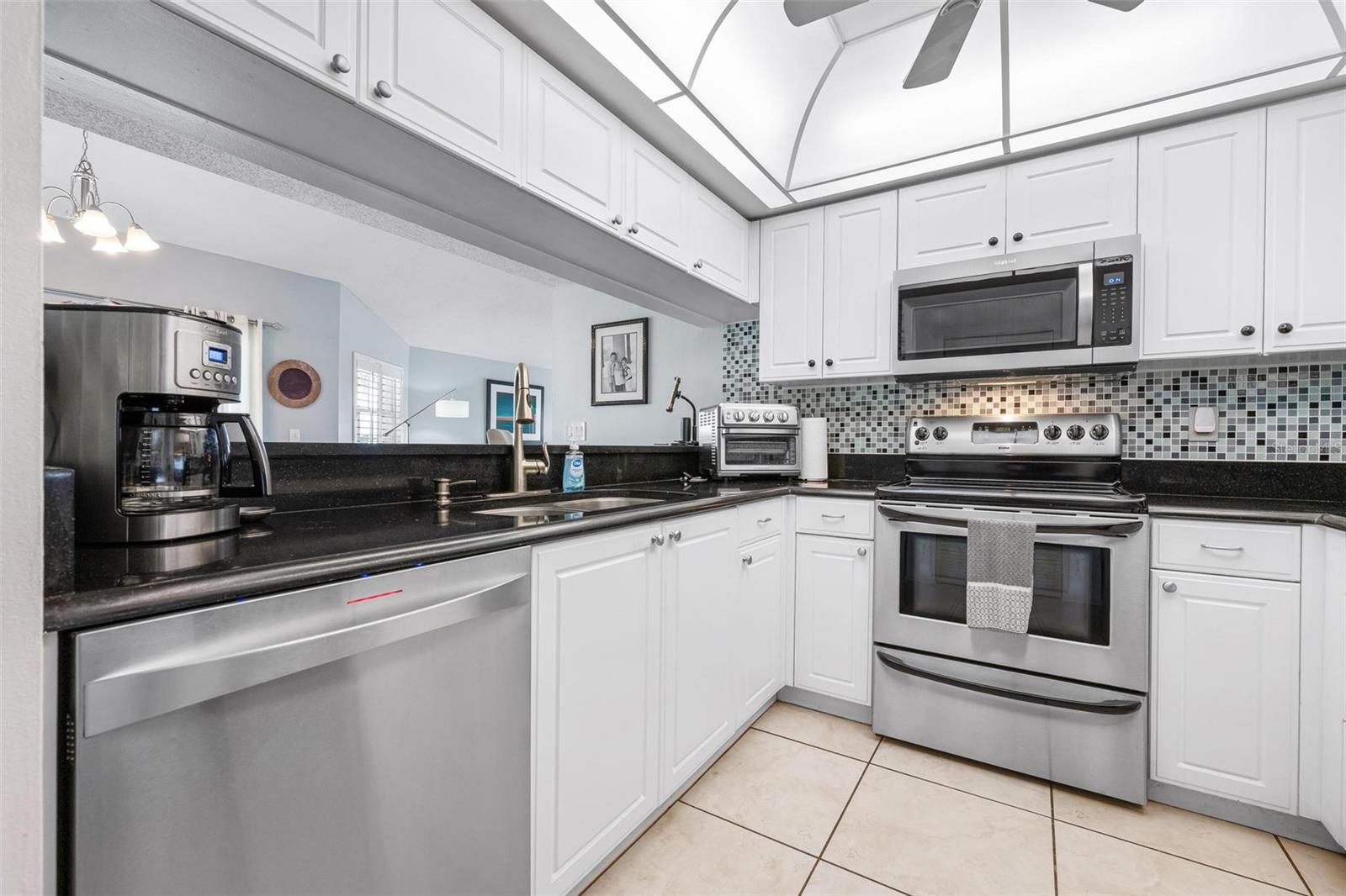 1103 EDGEWATER CIR #1103