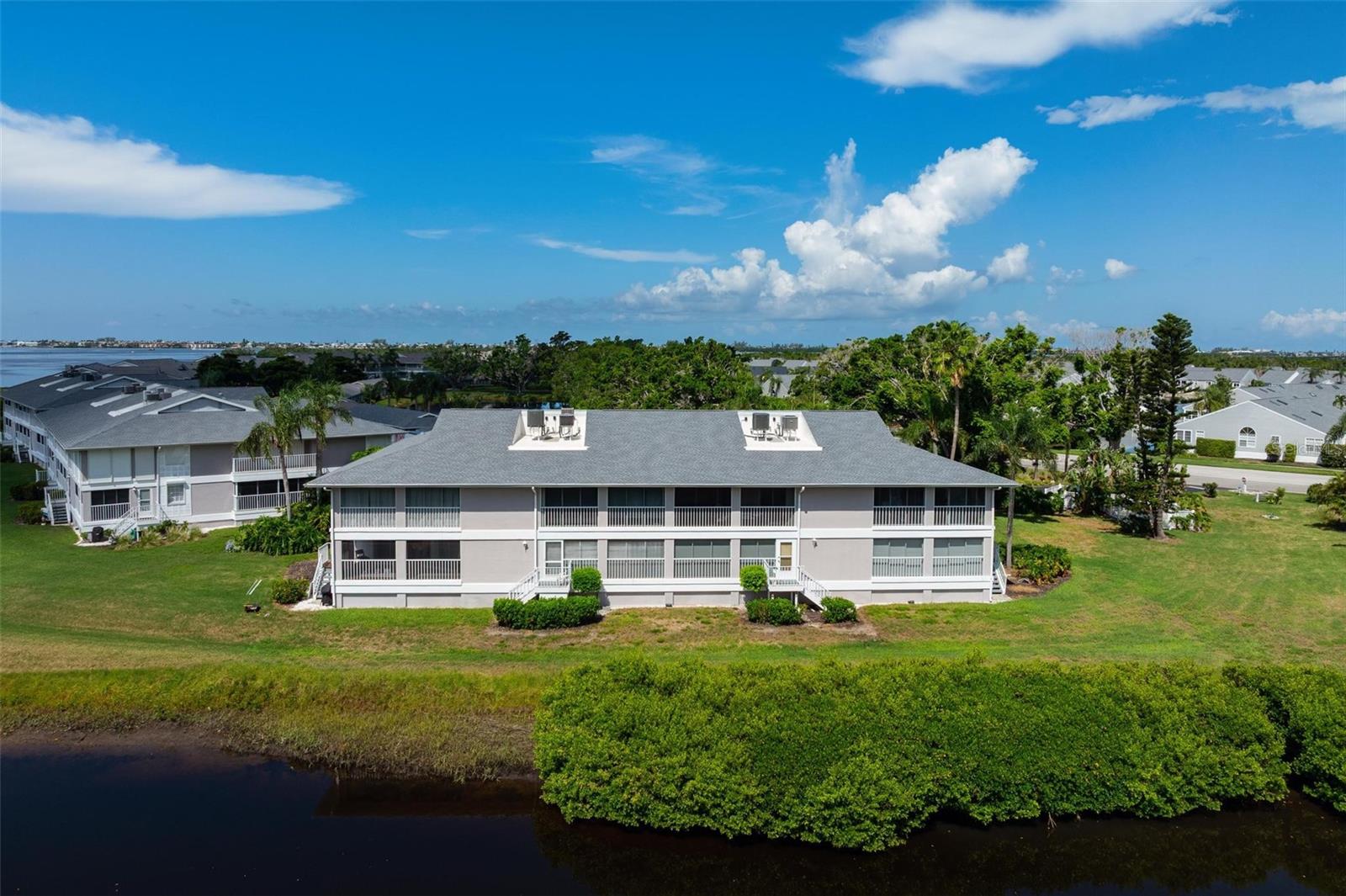 1103 EDGEWATER CIR #1103