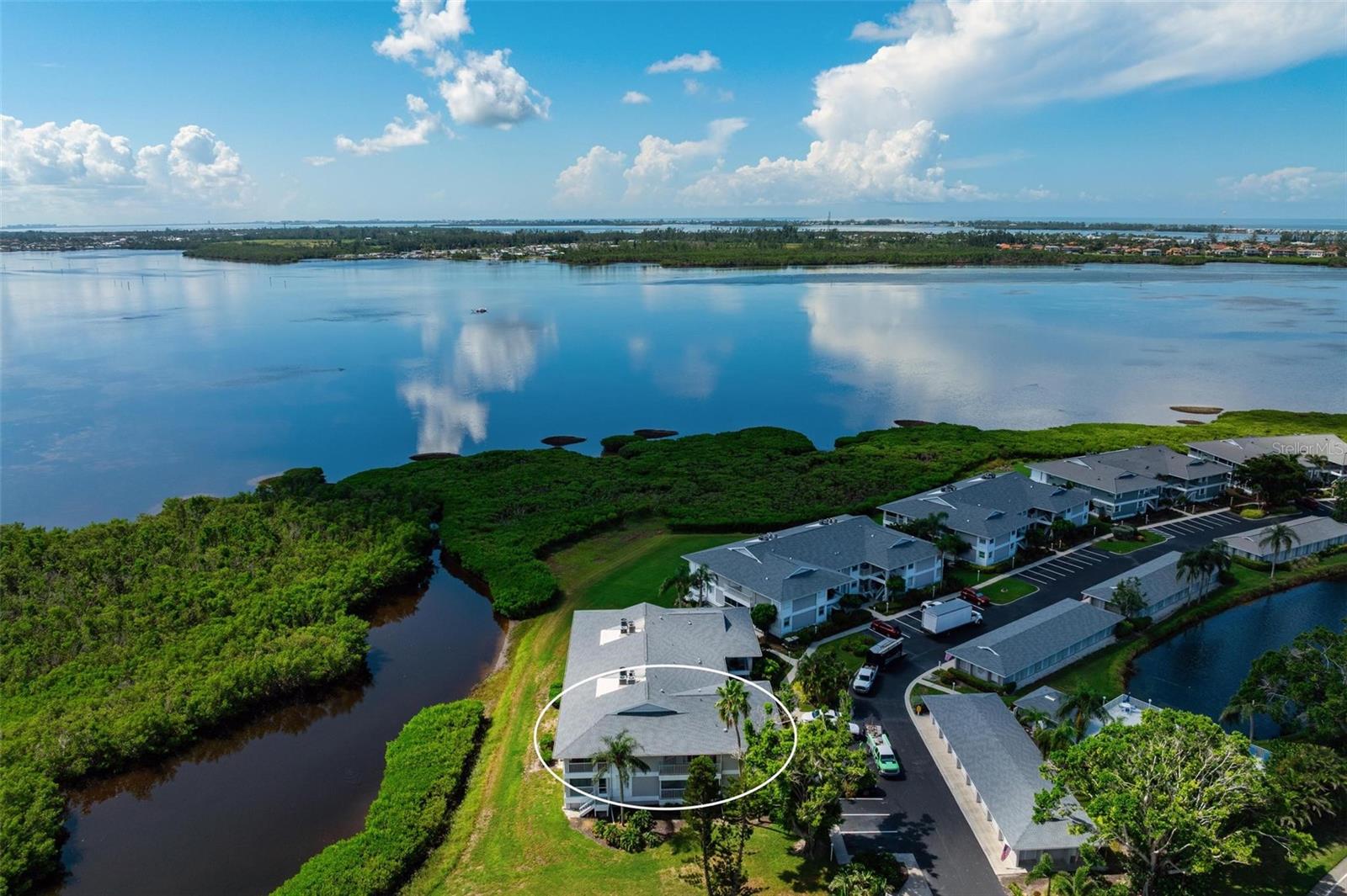 1103 EDGEWATER CIR #1103