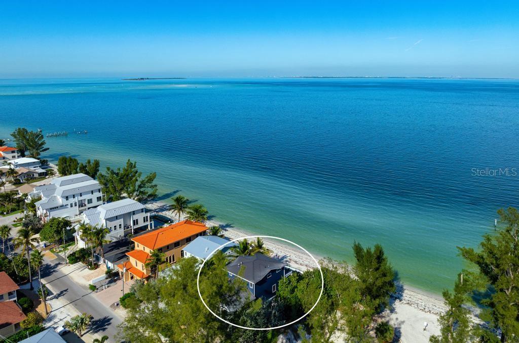 915 N SHORE DR