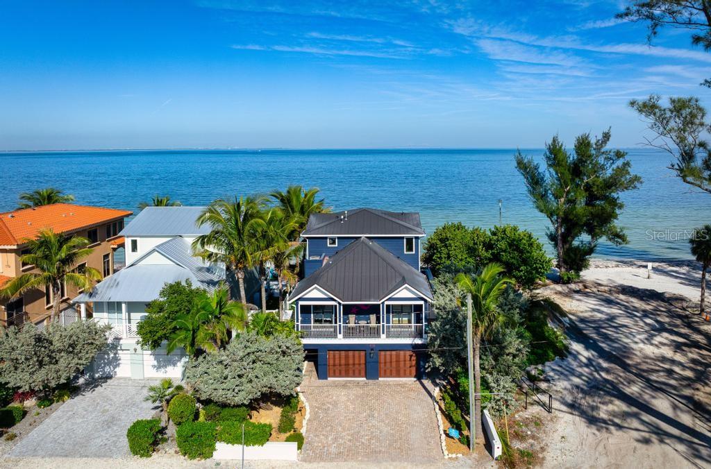 915 N SHORE DR