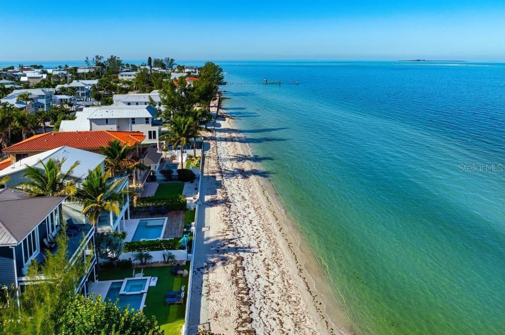 915 N SHORE DR