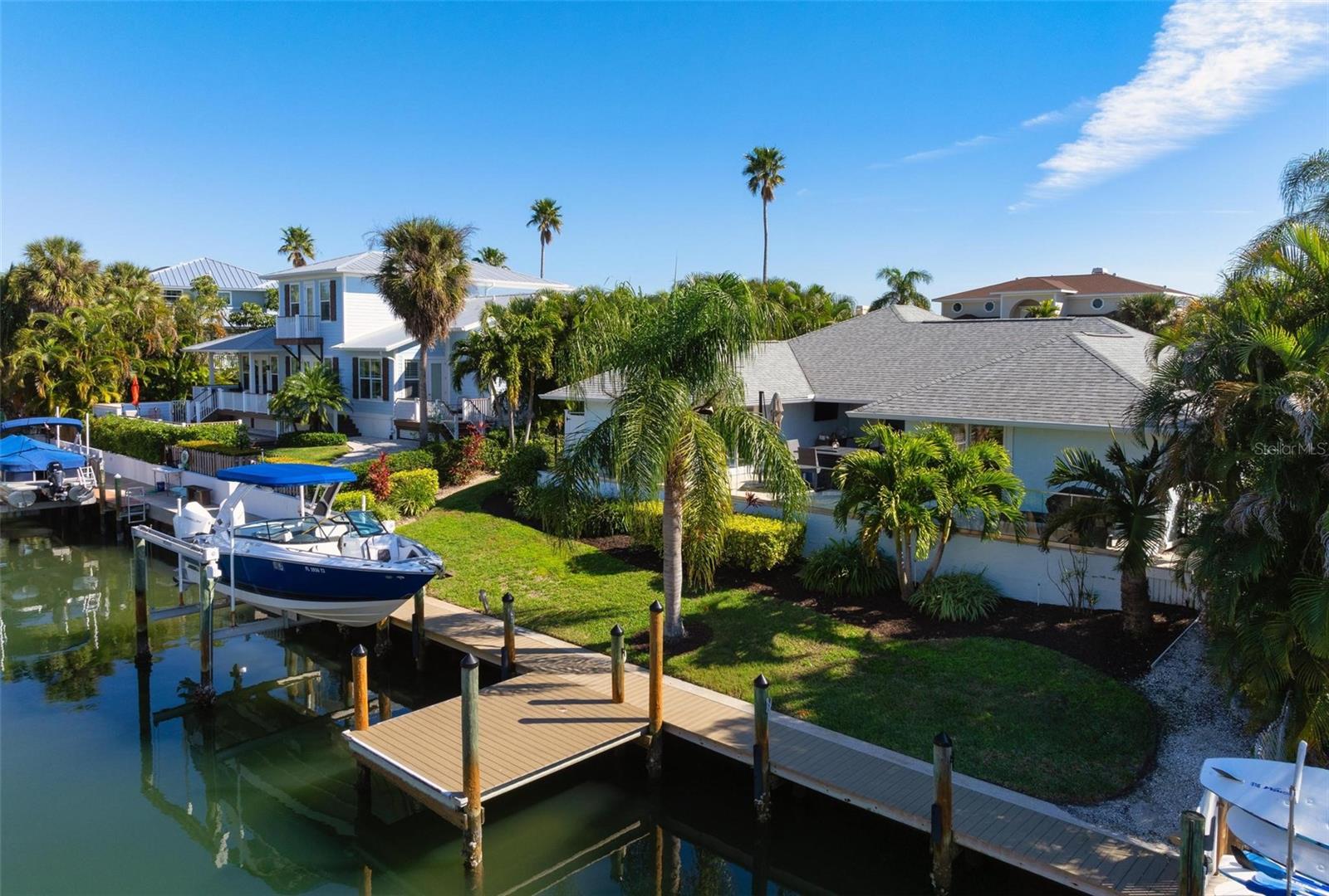 607 NORTH POINT DR
