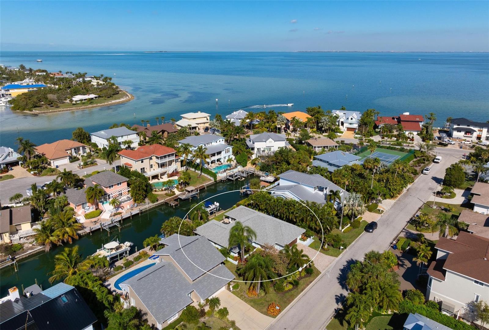 607 NORTH POINT DR