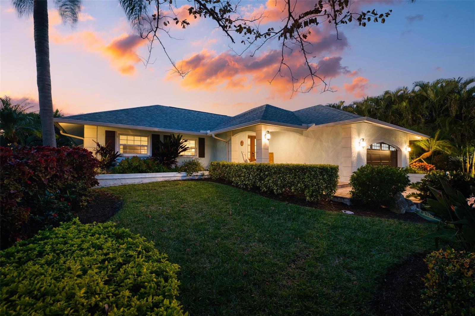 607 NORTH POINT DR