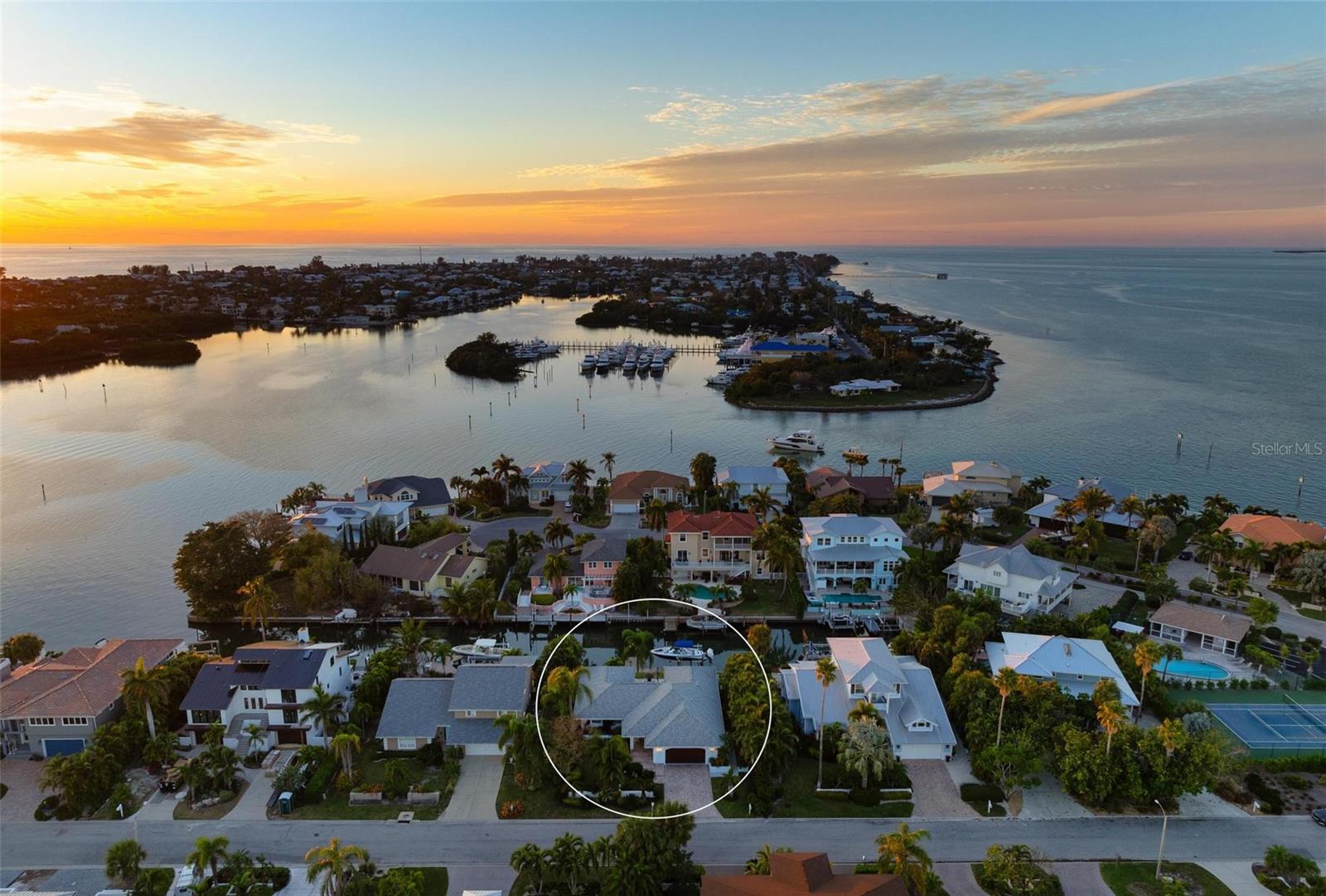 607 NORTH POINT DR