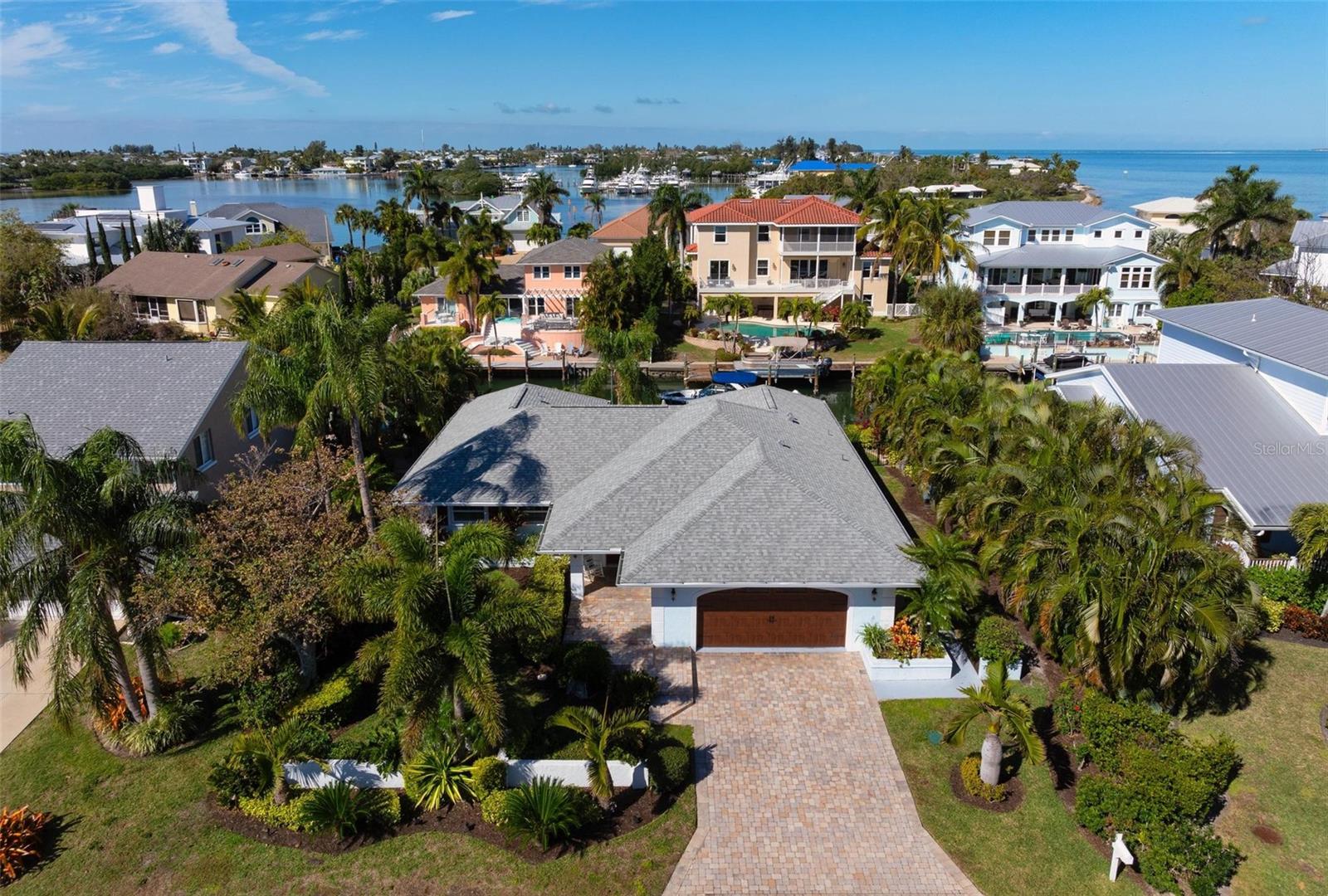 607 NORTH POINT DR