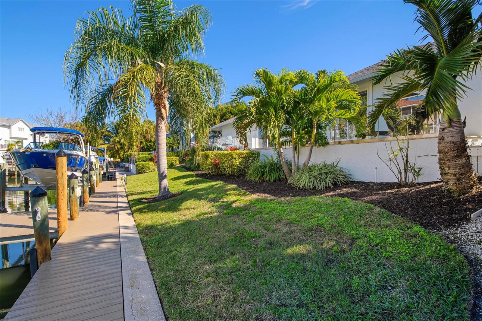 607 NORTH POINT DR