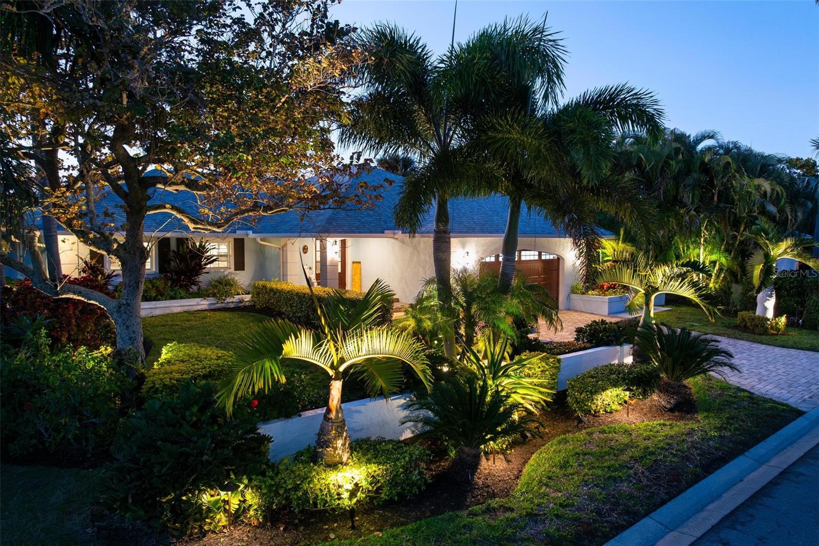 607 NORTH POINT DR