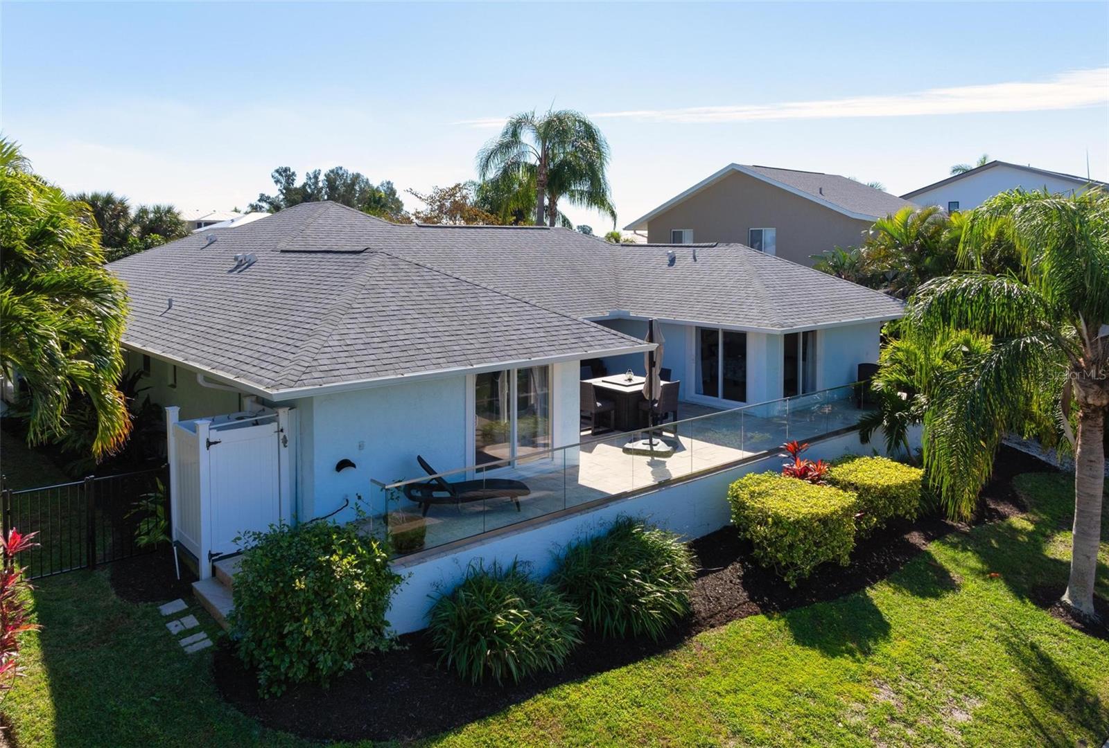 607 NORTH POINT DR