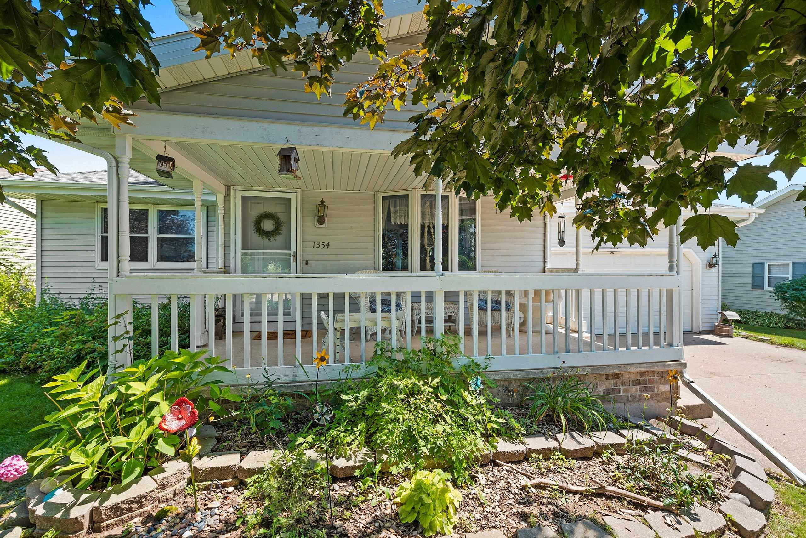 1354 BAYTREE Lane