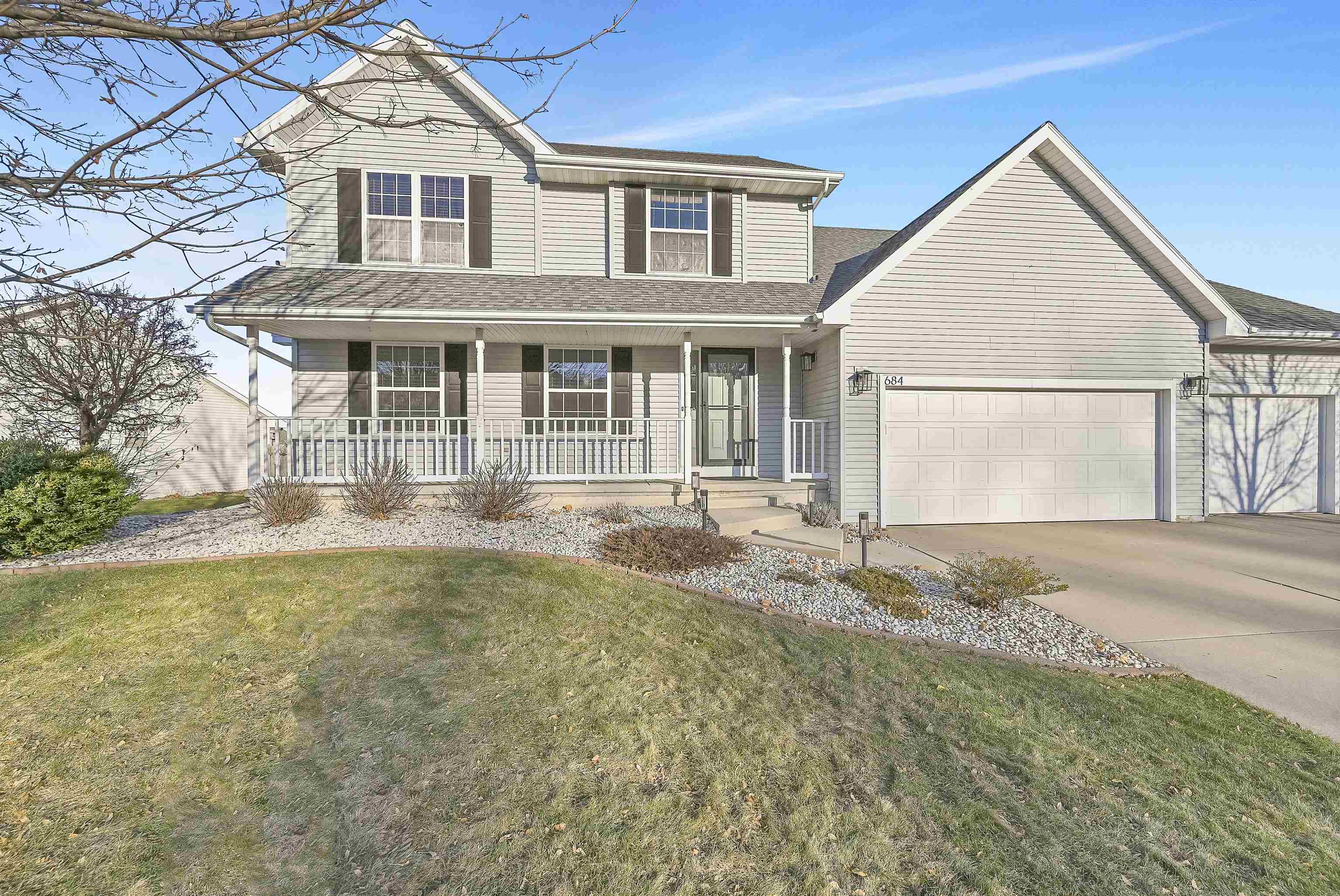684 WINDING WATERS Way