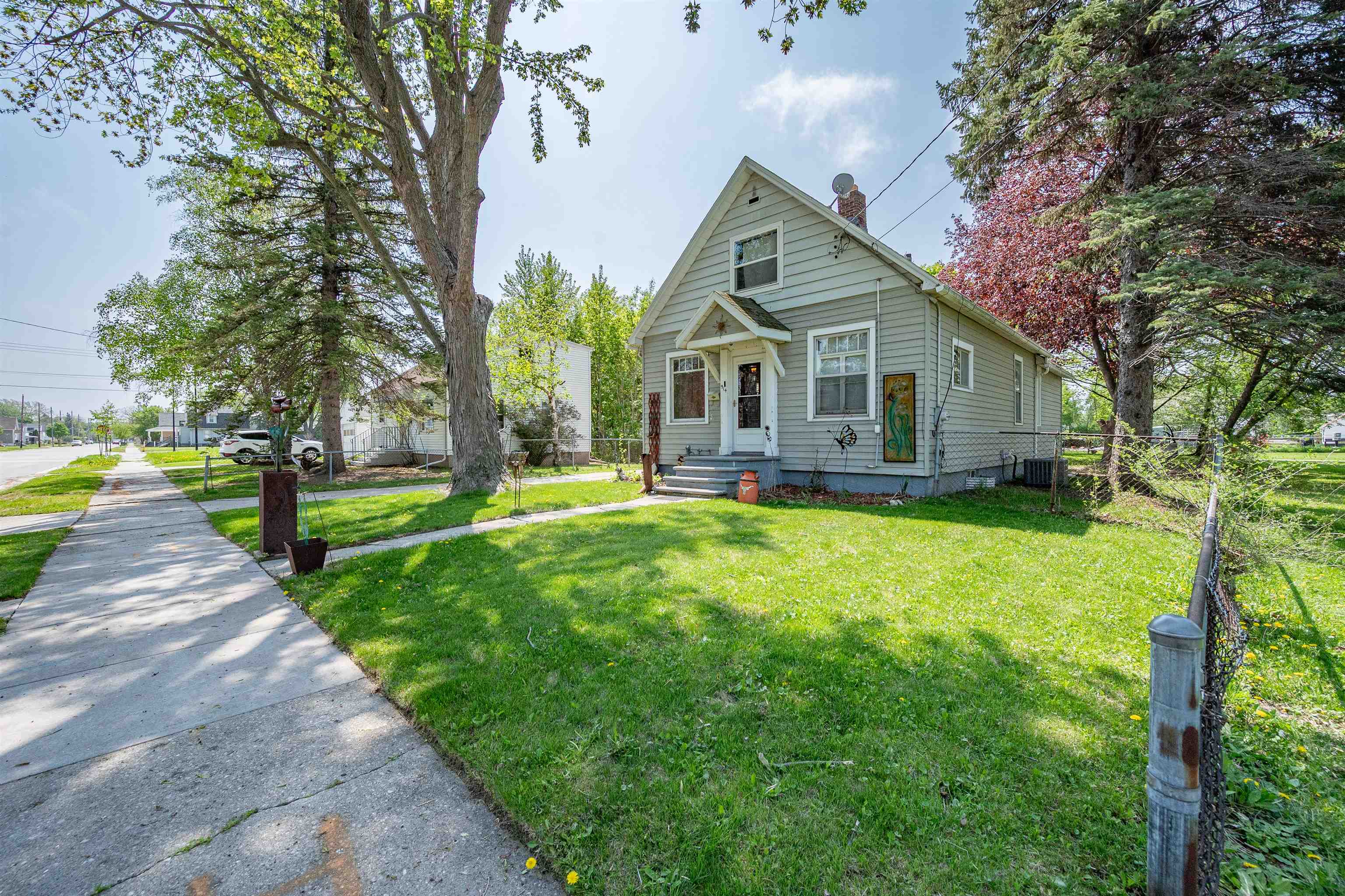 914 REBER Street