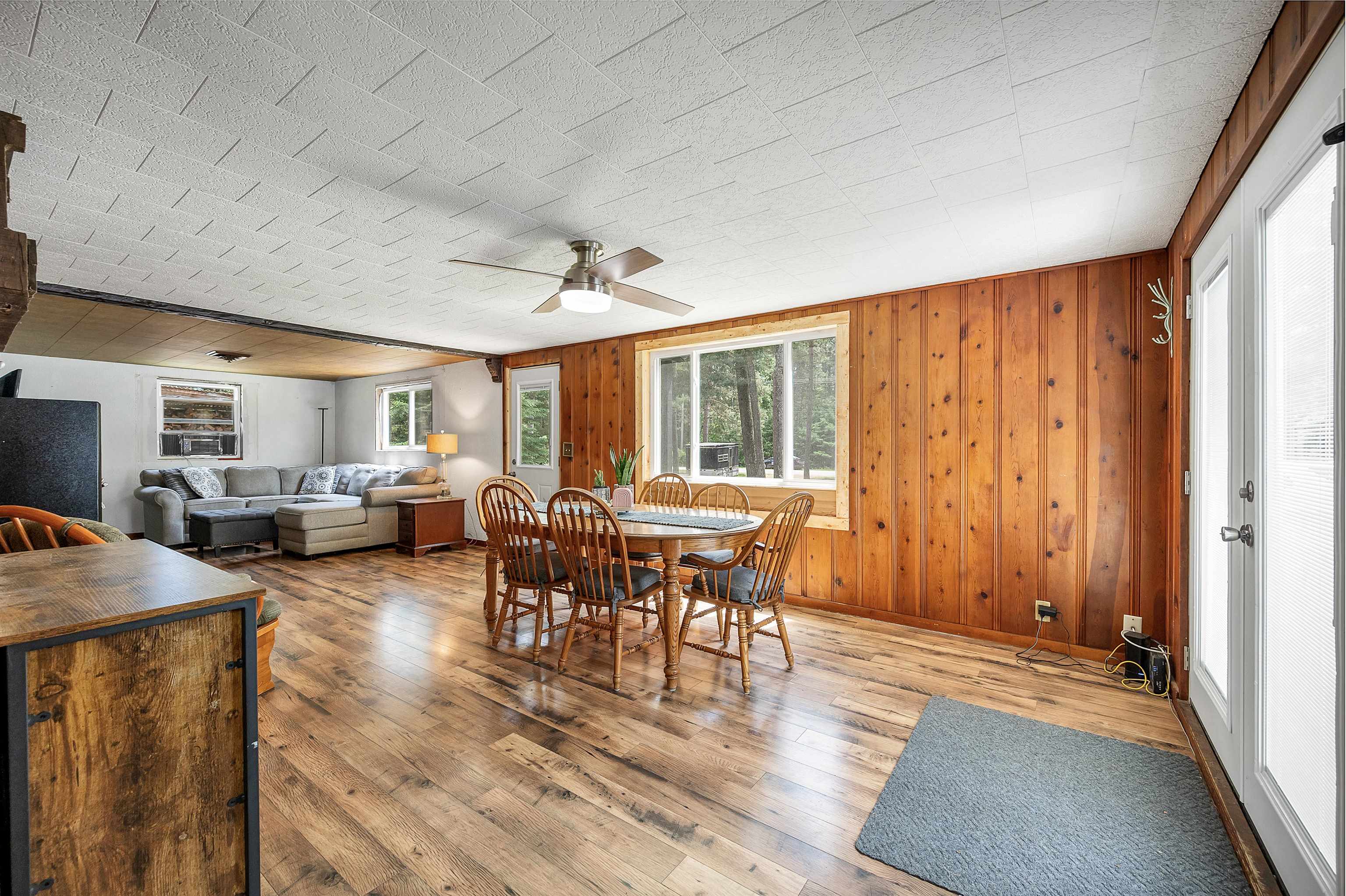 W8894 CLOVERLEAF LAKE Road