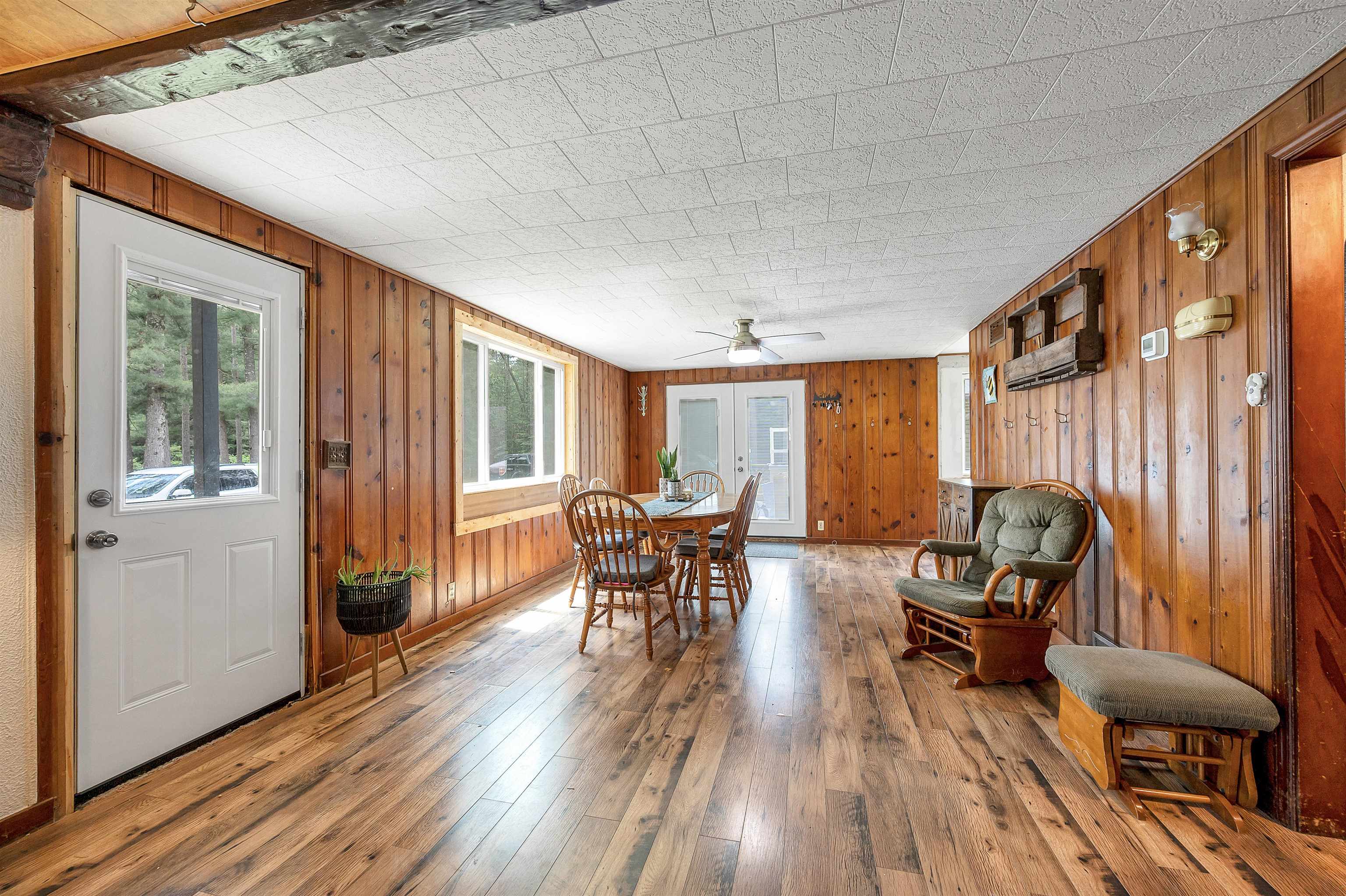 W8894 CLOVERLEAF LAKE Road