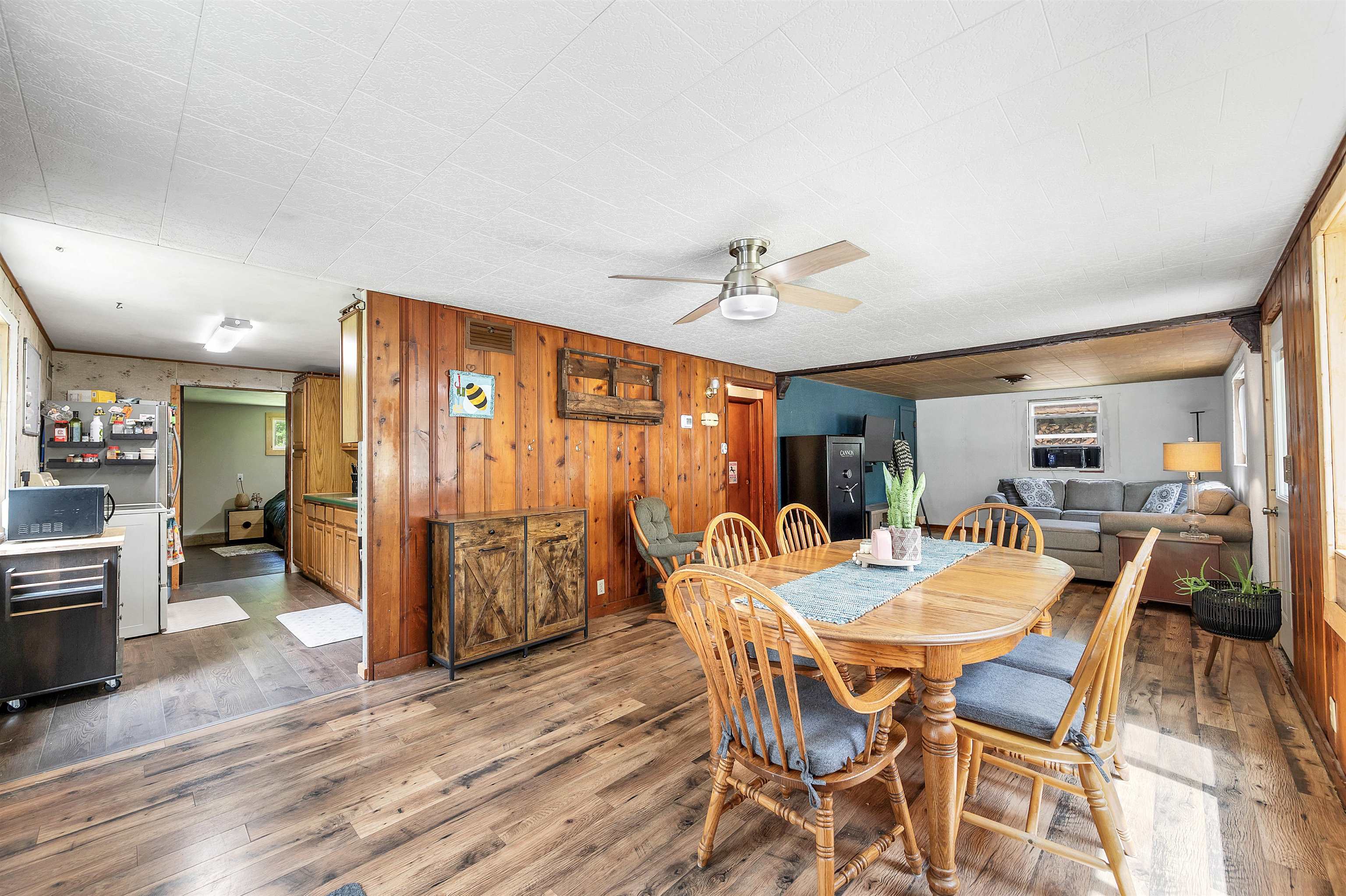 W8894 CLOVERLEAF LAKE Road