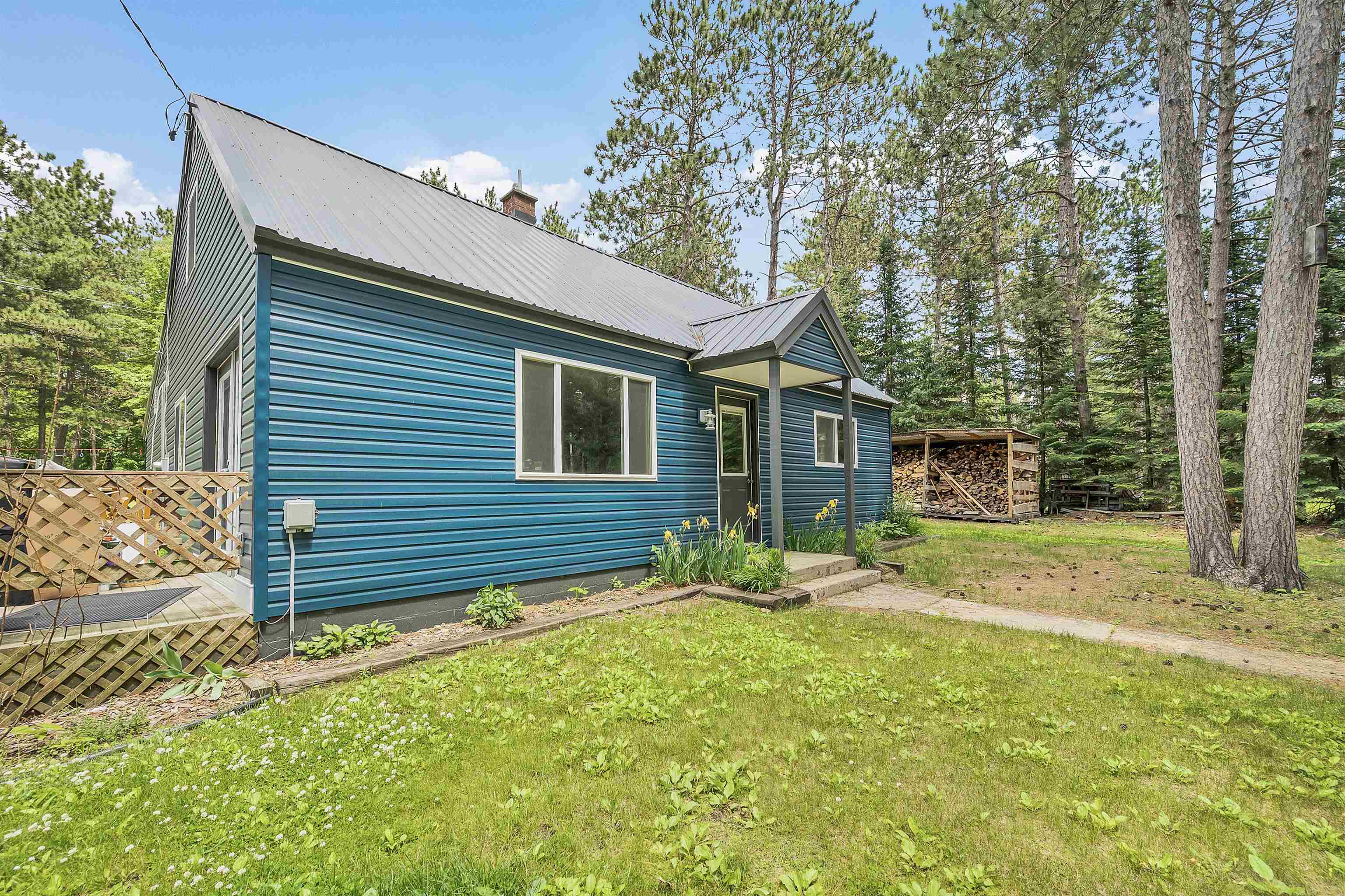 W8894 CLOVERLEAF LAKE Road