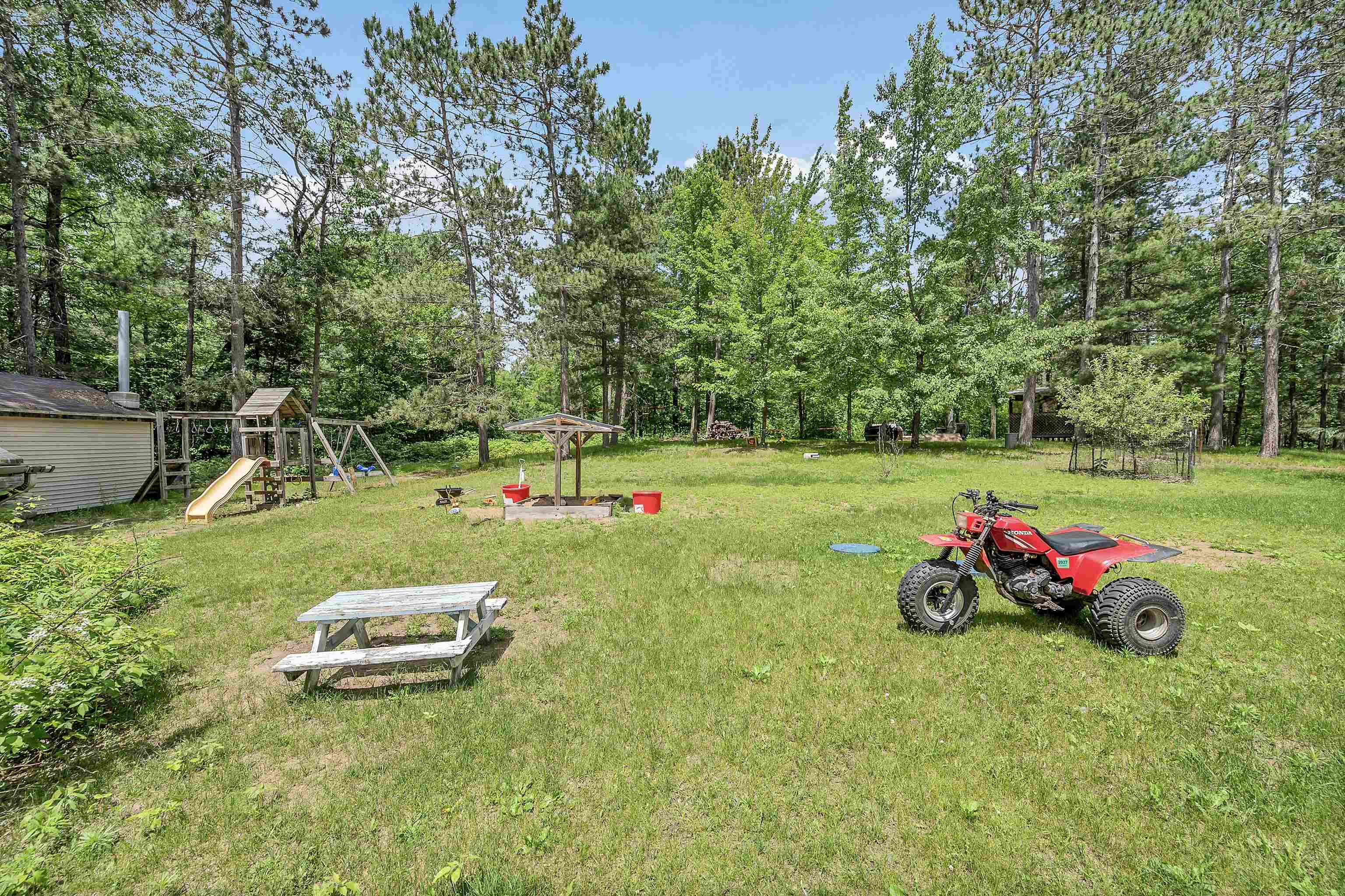 W8894 CLOVERLEAF LAKE Road
