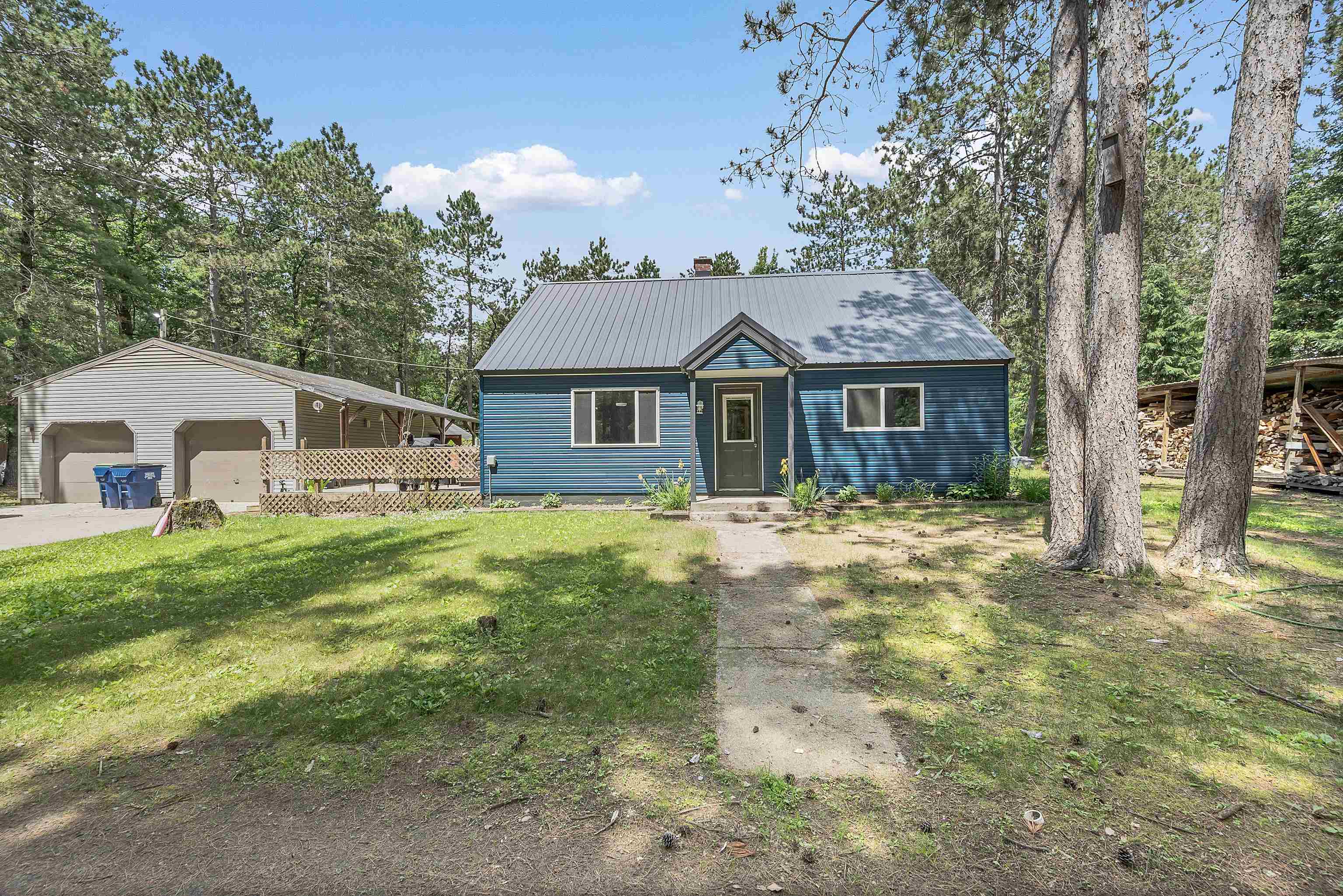 W8894 CLOVERLEAF LAKE Road