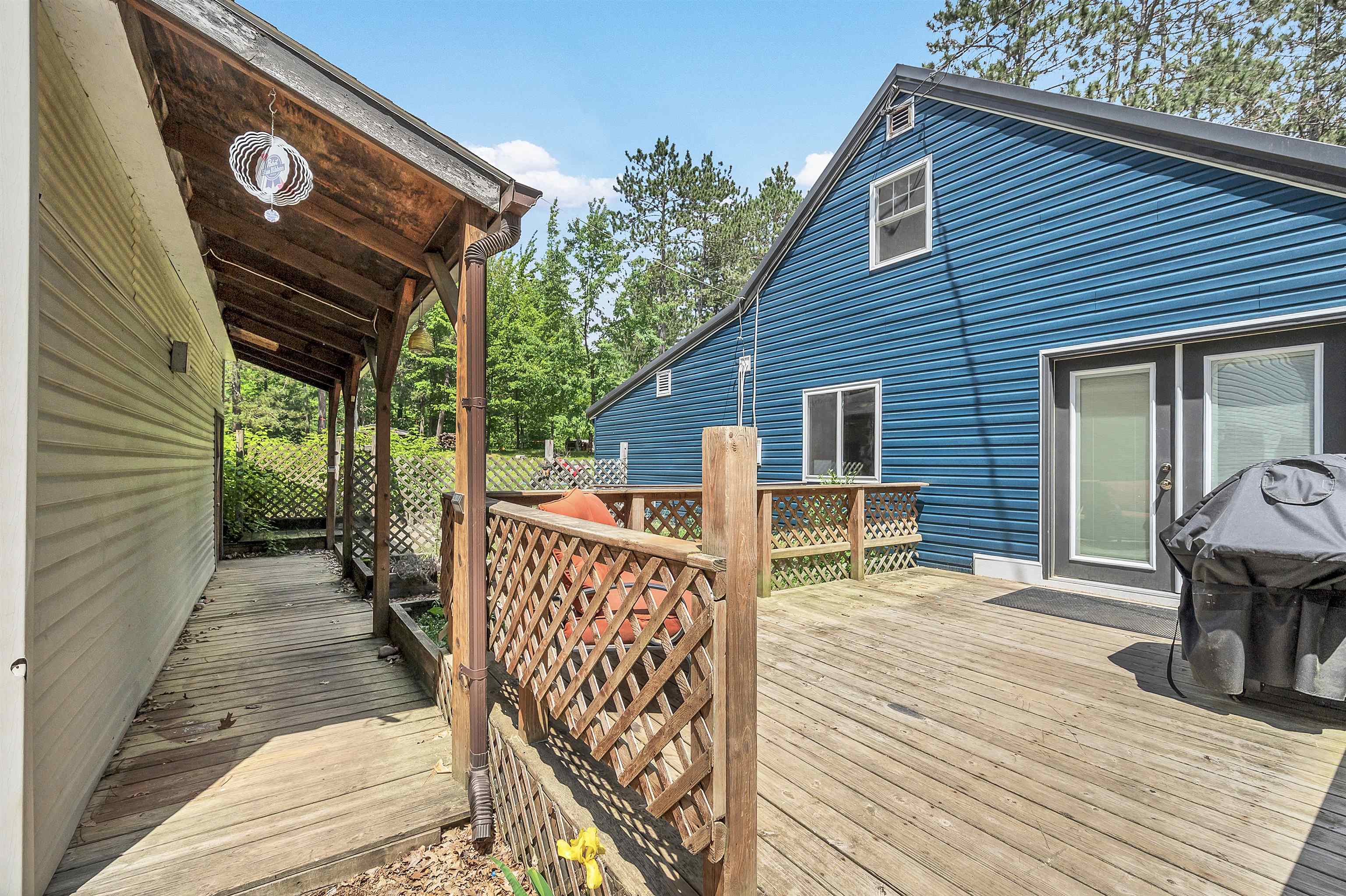 W8894 CLOVERLEAF LAKE Road