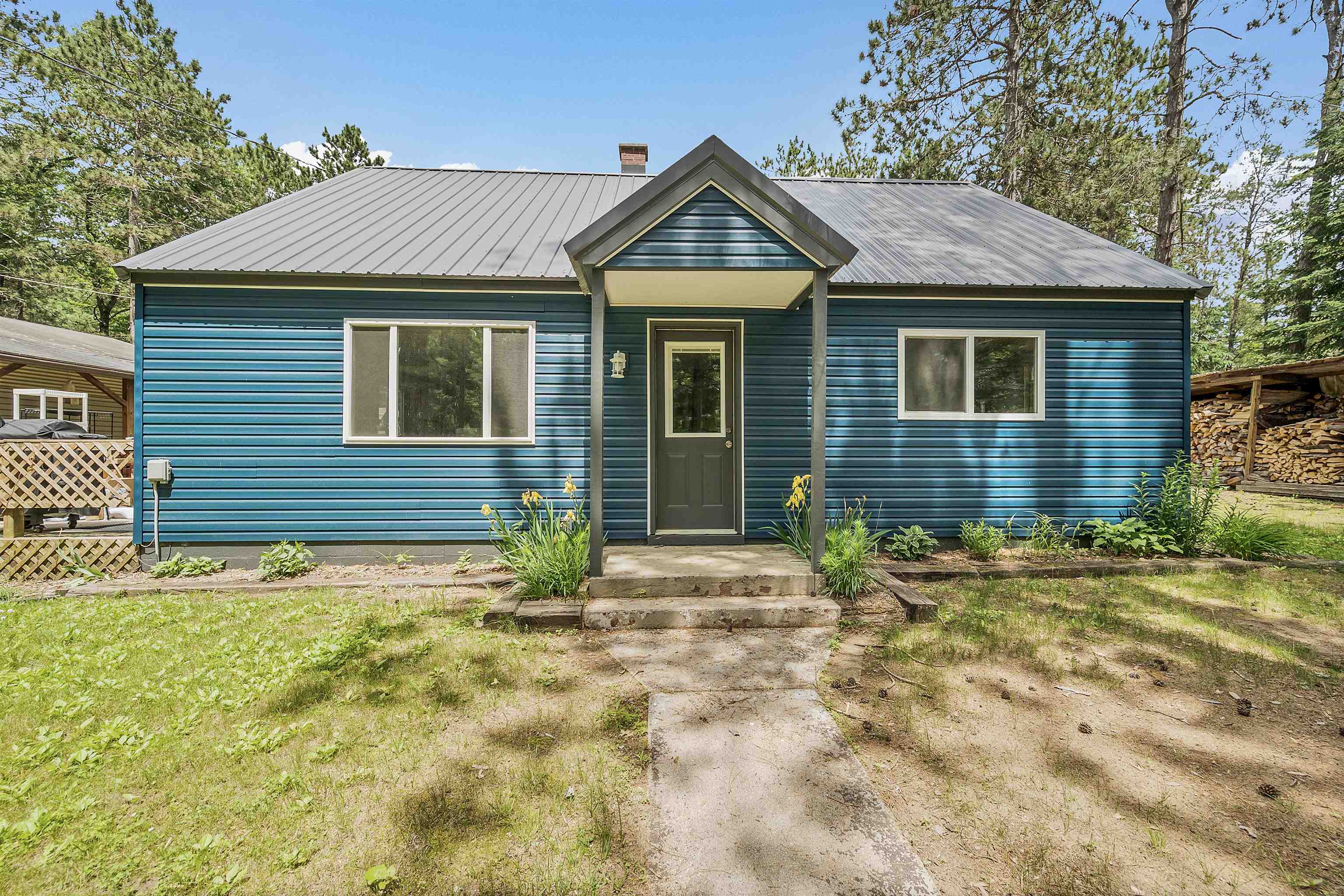 W8894 CLOVERLEAF LAKE Road