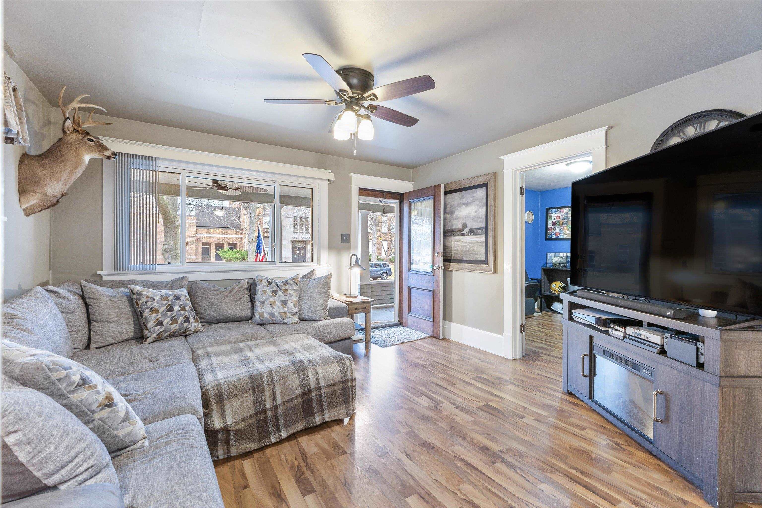 817 S OAKLAND Avenue