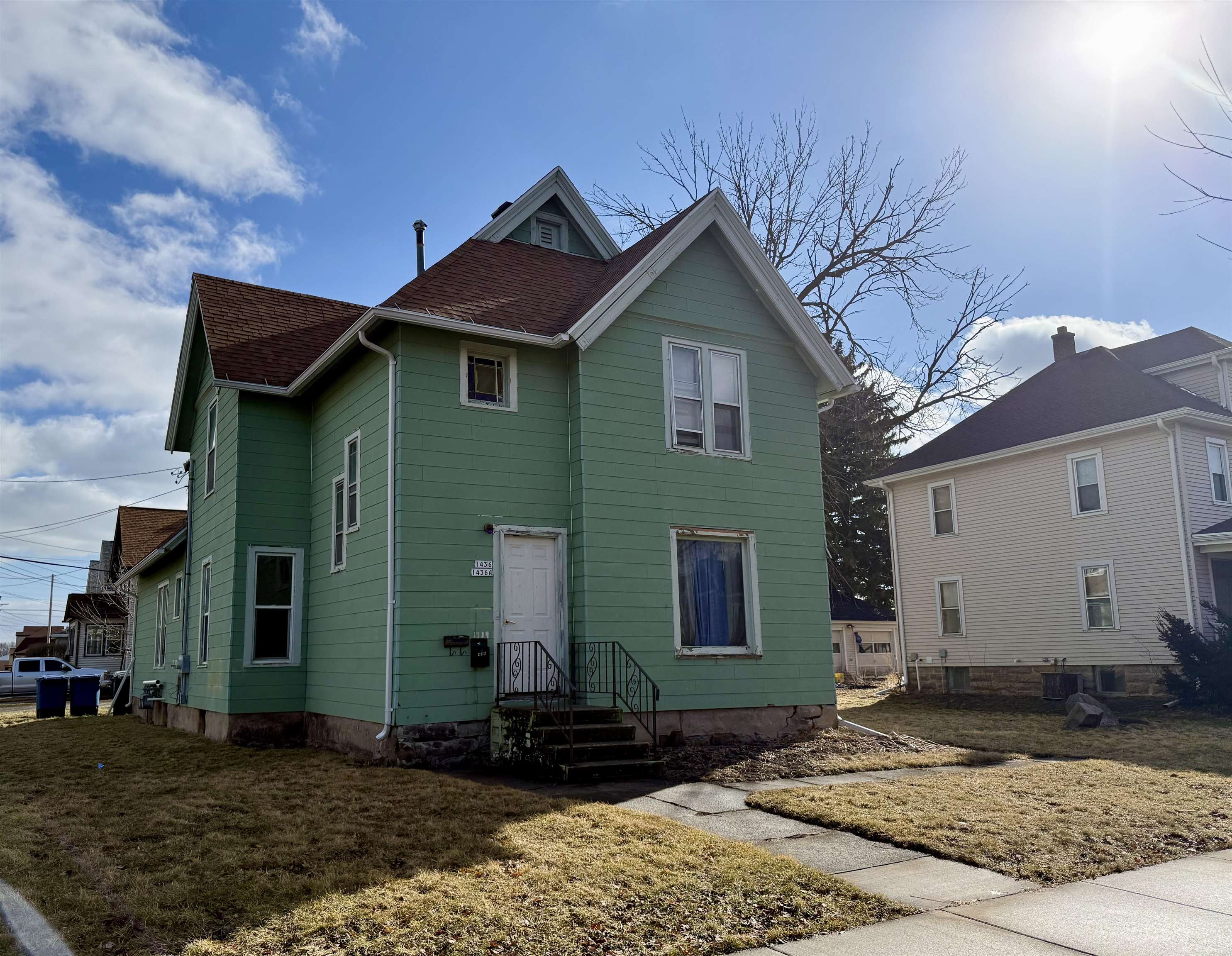 1436 N MAIN Street