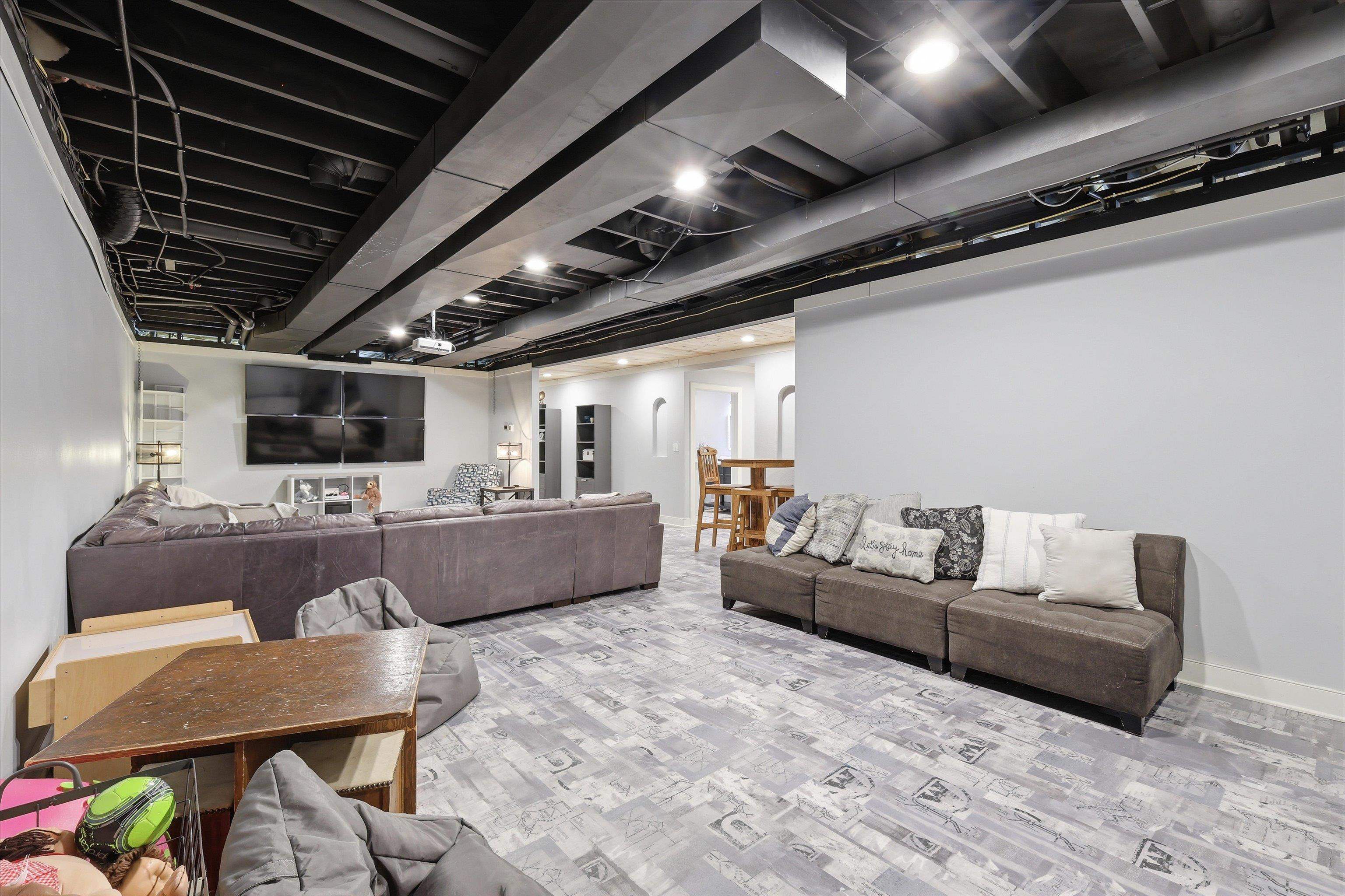 439 E FACTORY Street