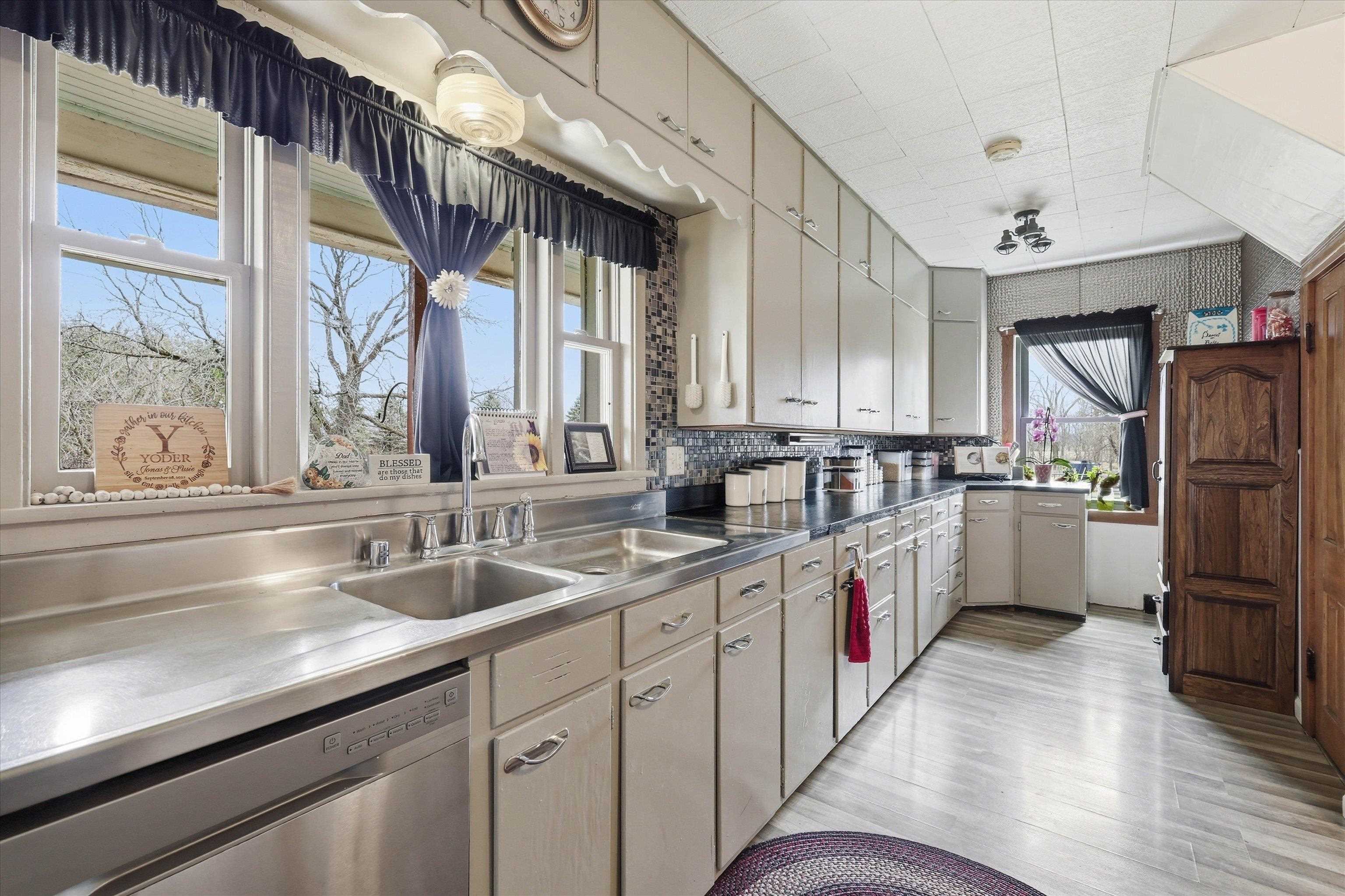 N8424 NOLLENBERG Road