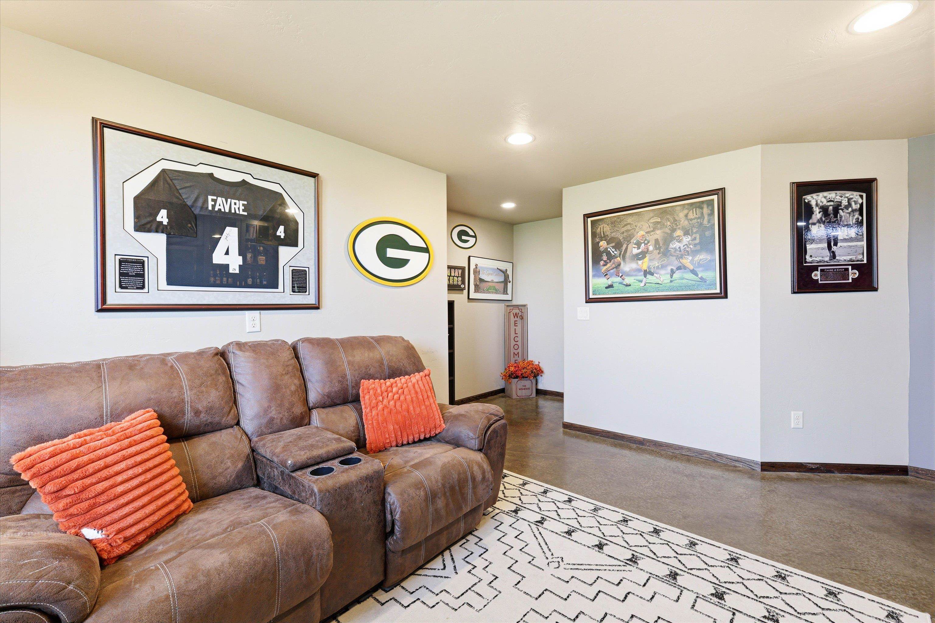 2145 W BONNIE Lane
