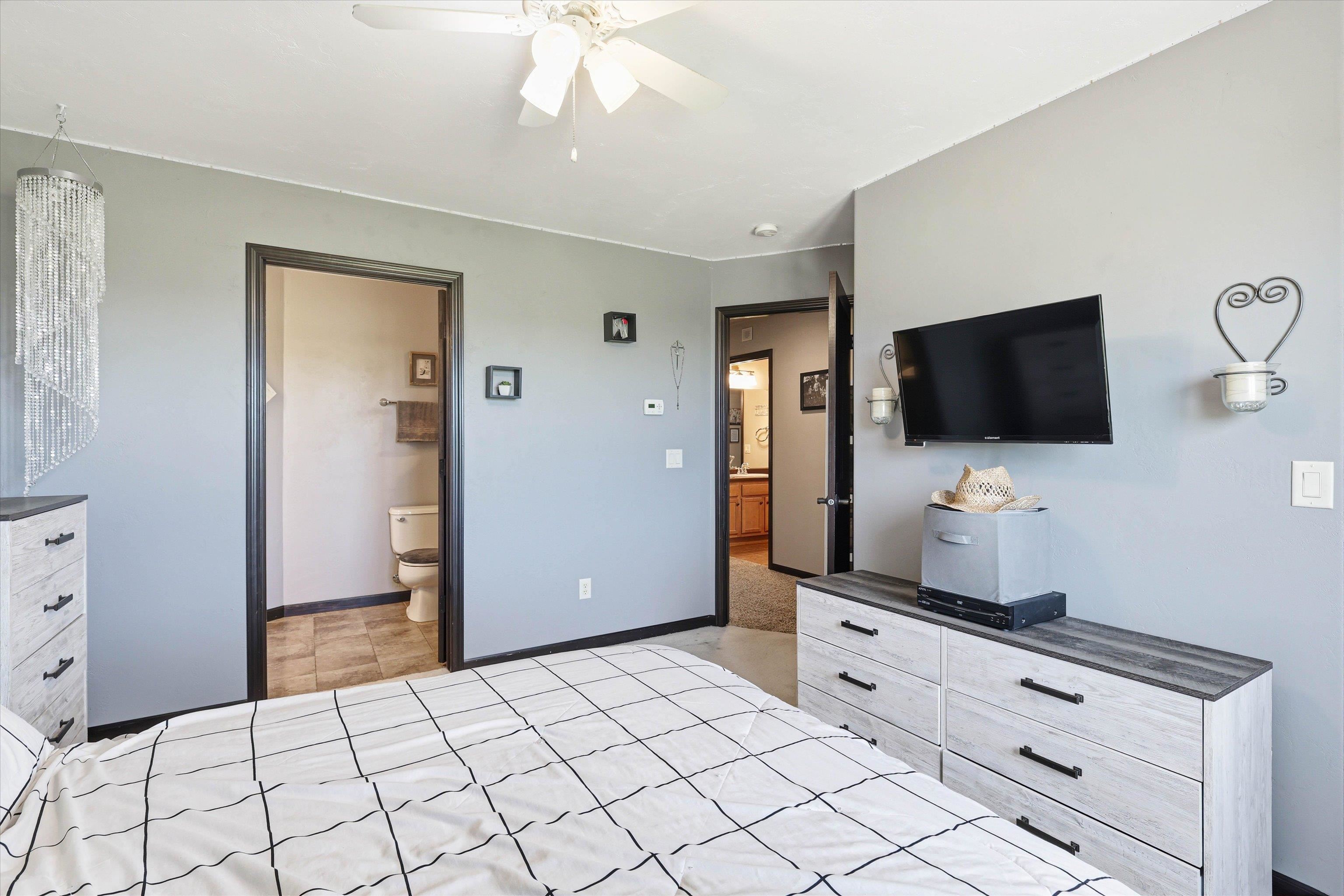 2145 W BONNIE Lane