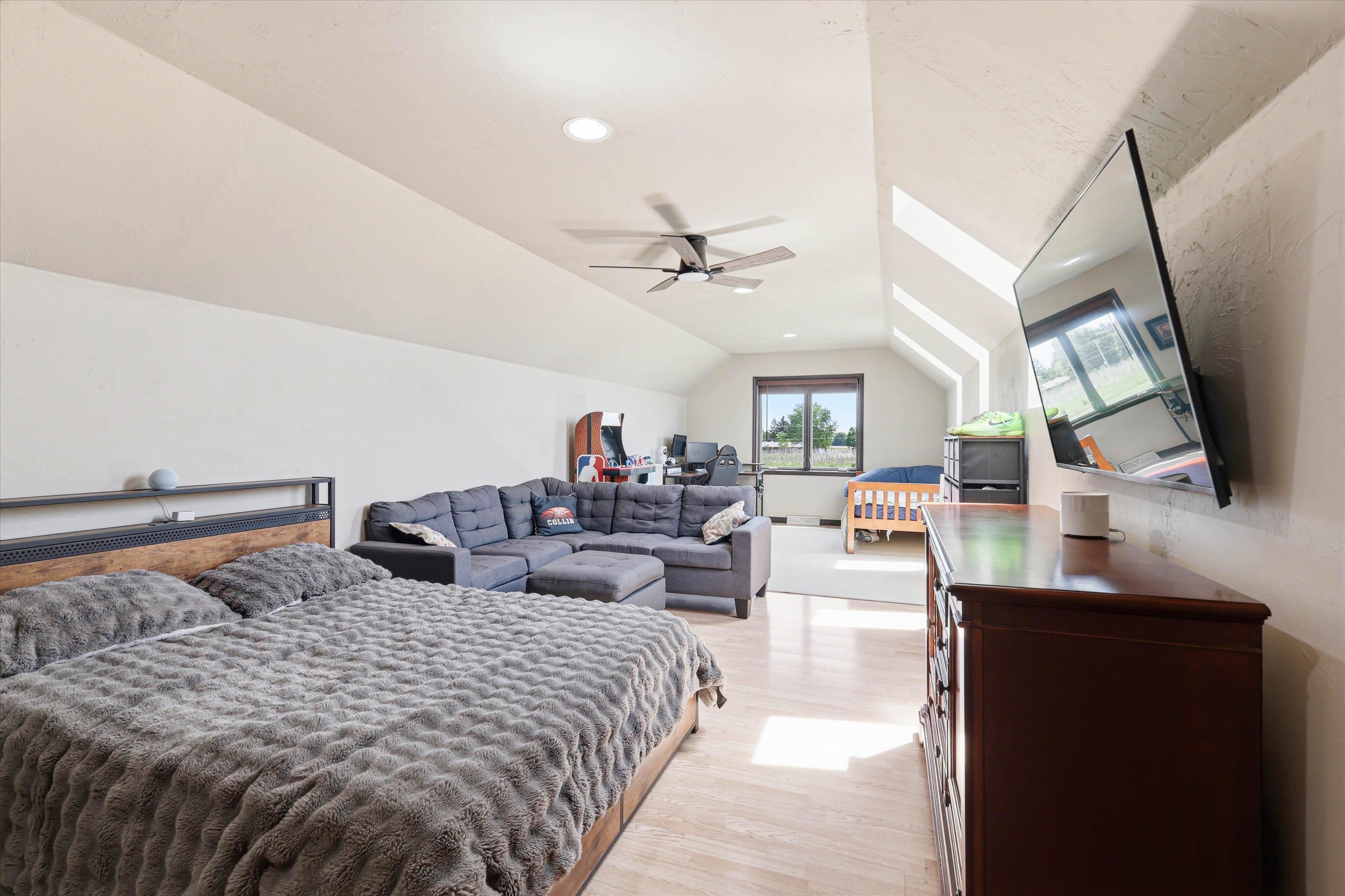 2145 W BONNIE Lane