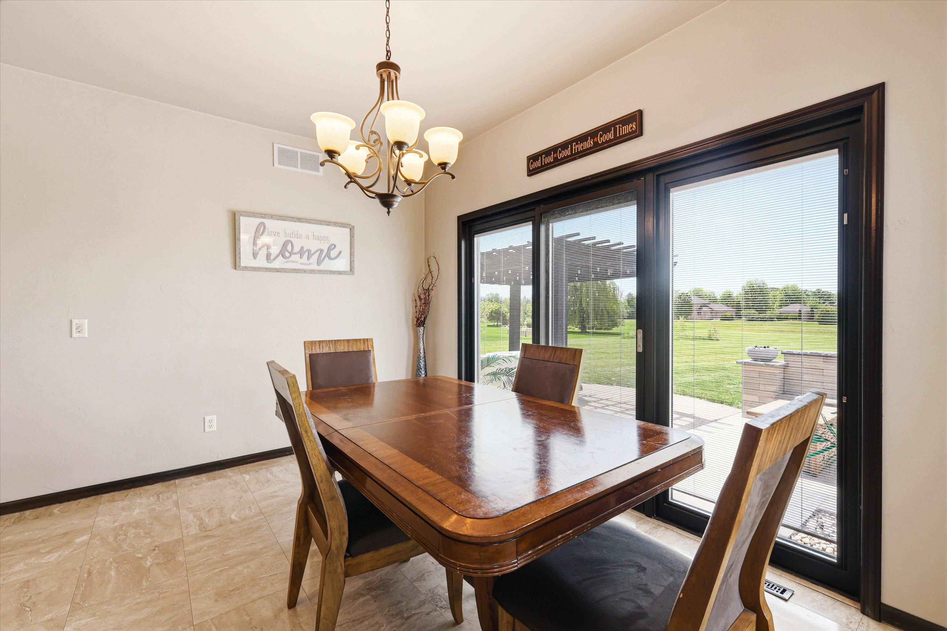 2145 W BONNIE Lane