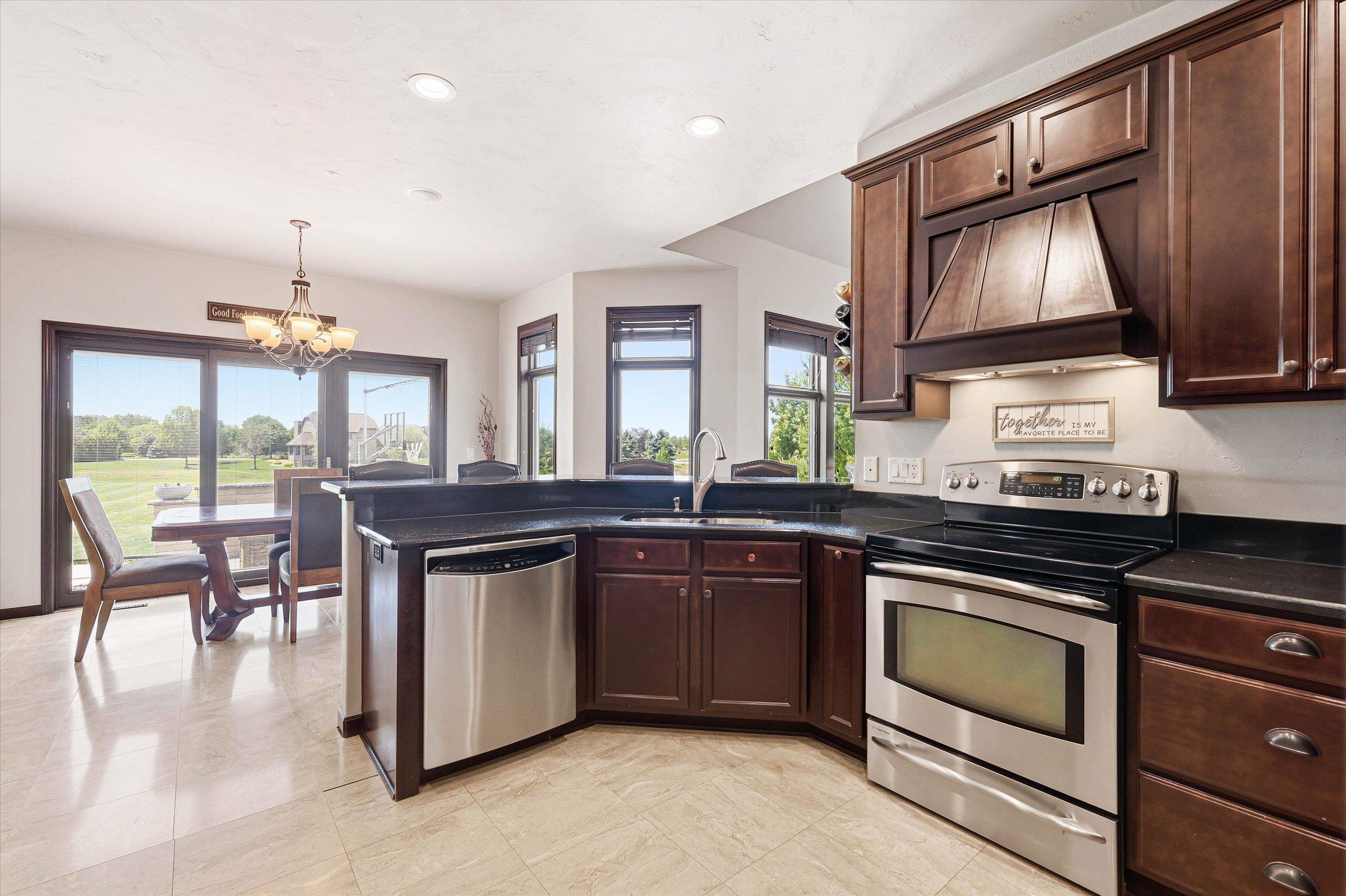 2145 W BONNIE Lane