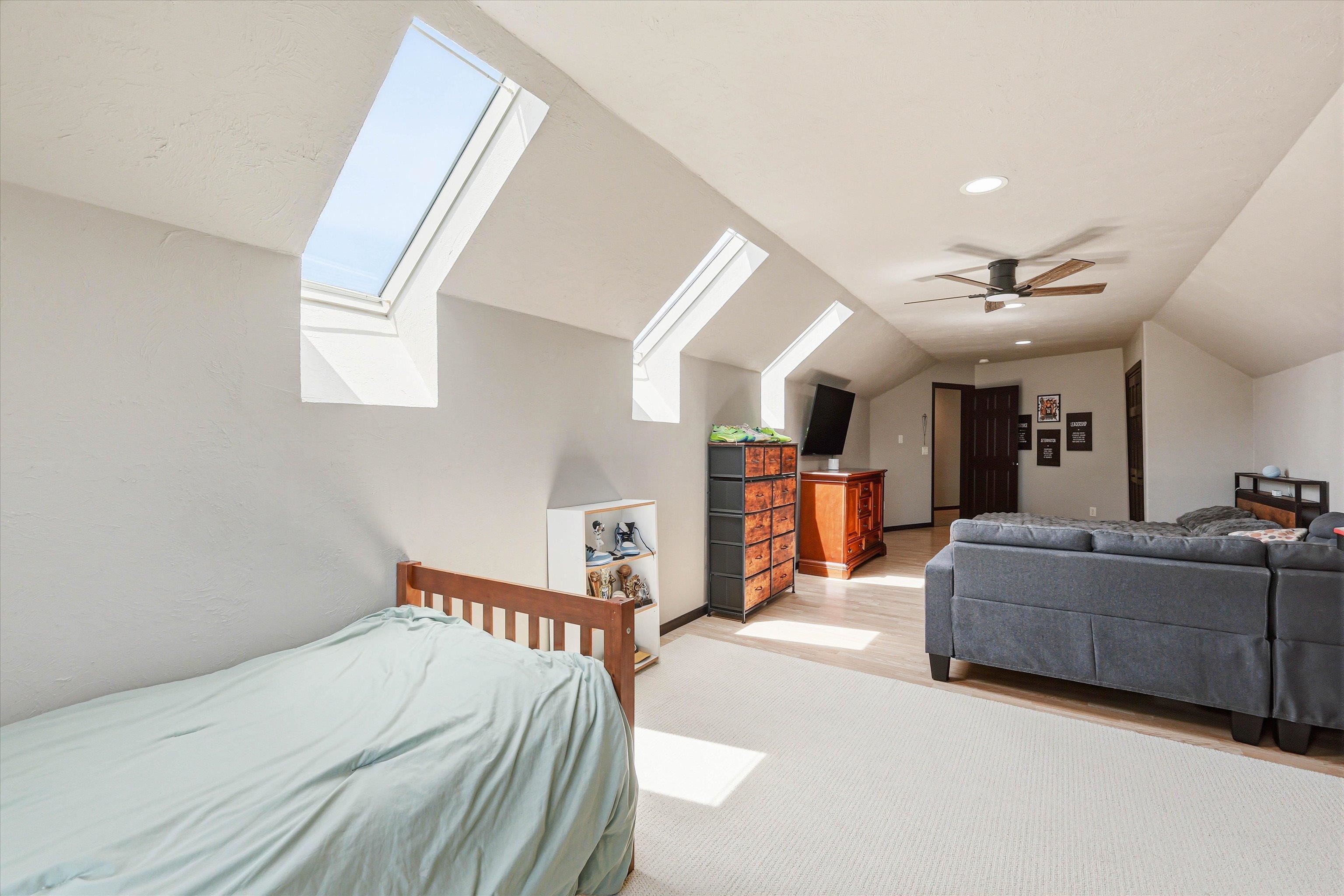 2145 W BONNIE Lane