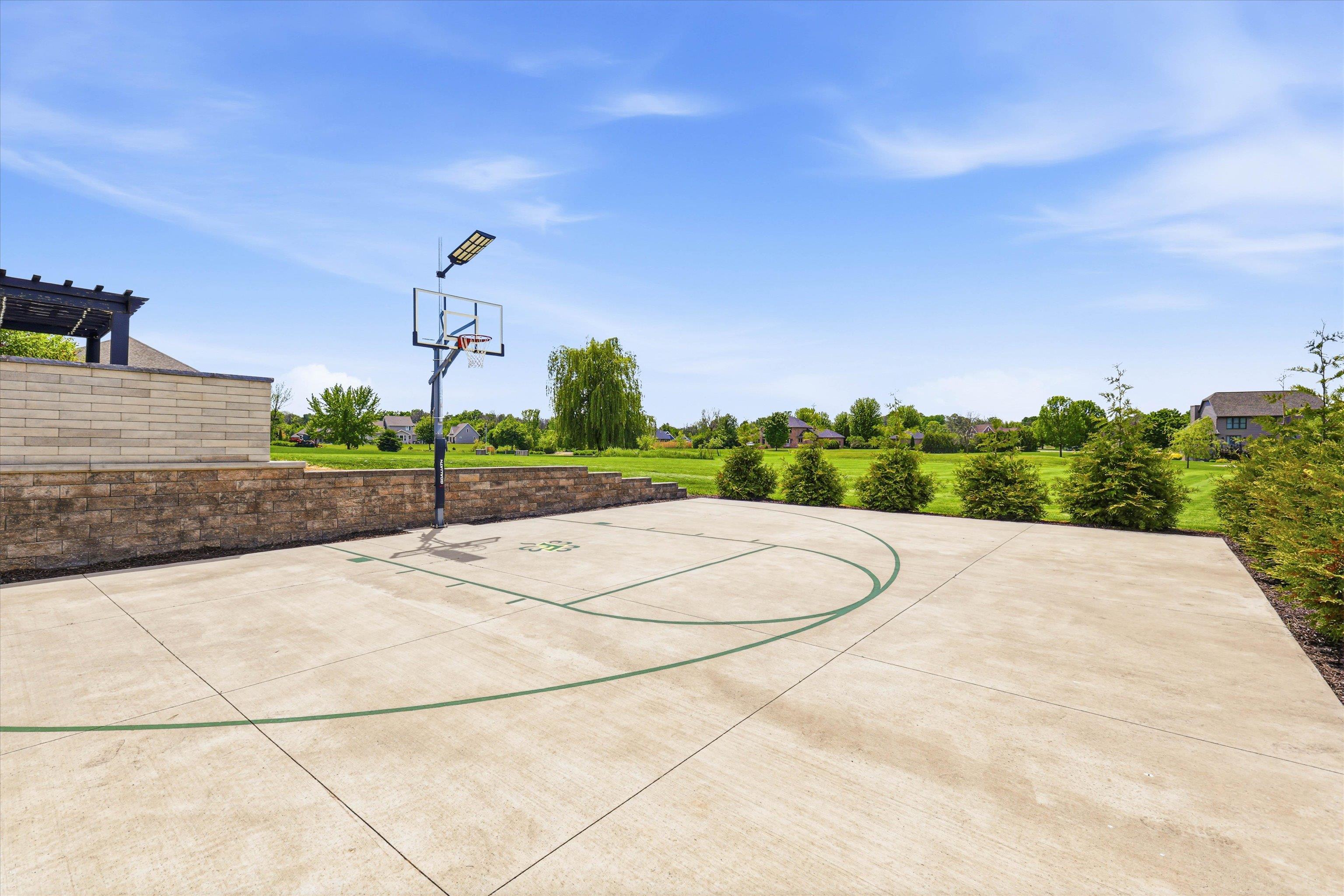 2145 W BONNIE Lane