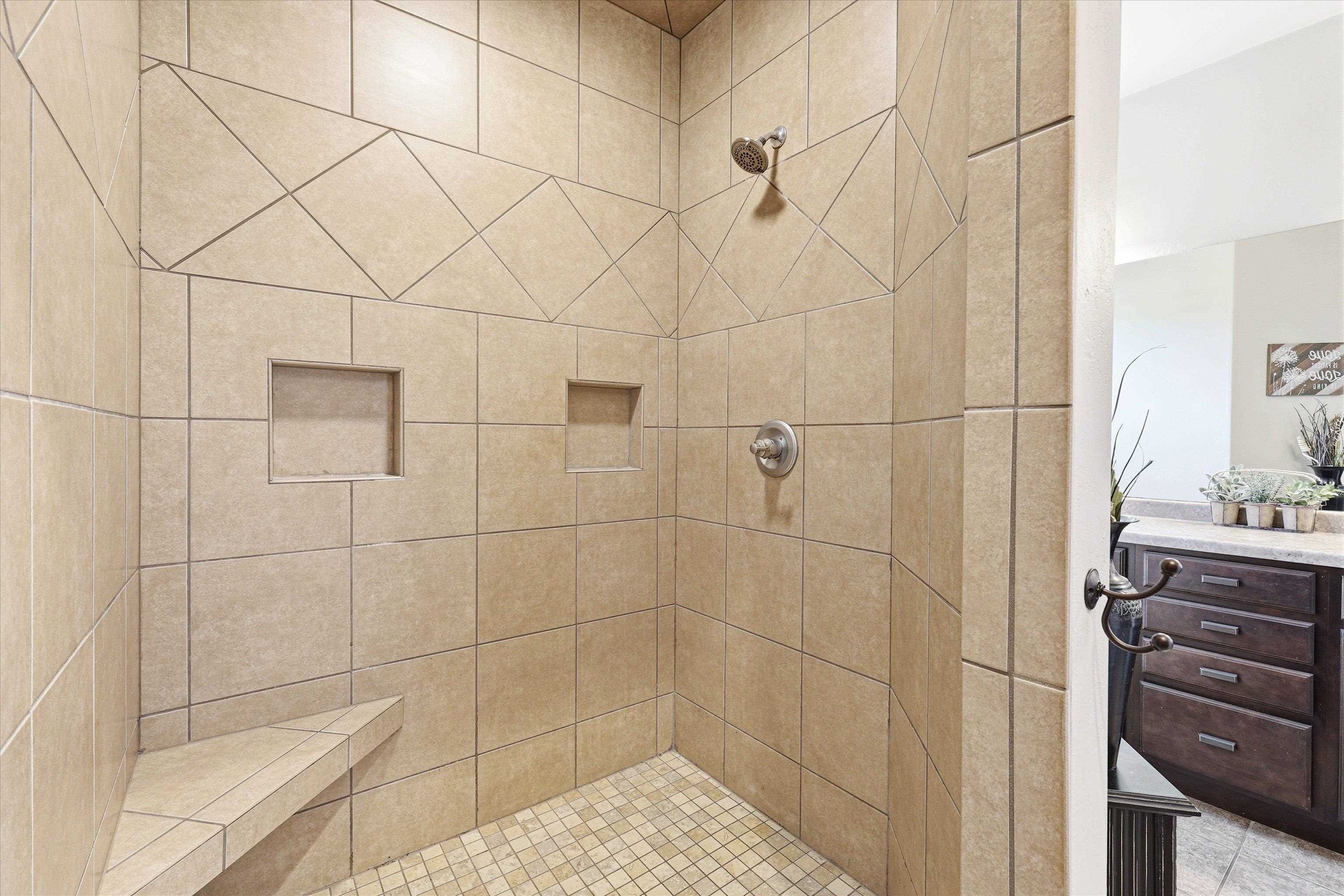2145 W BONNIE Lane