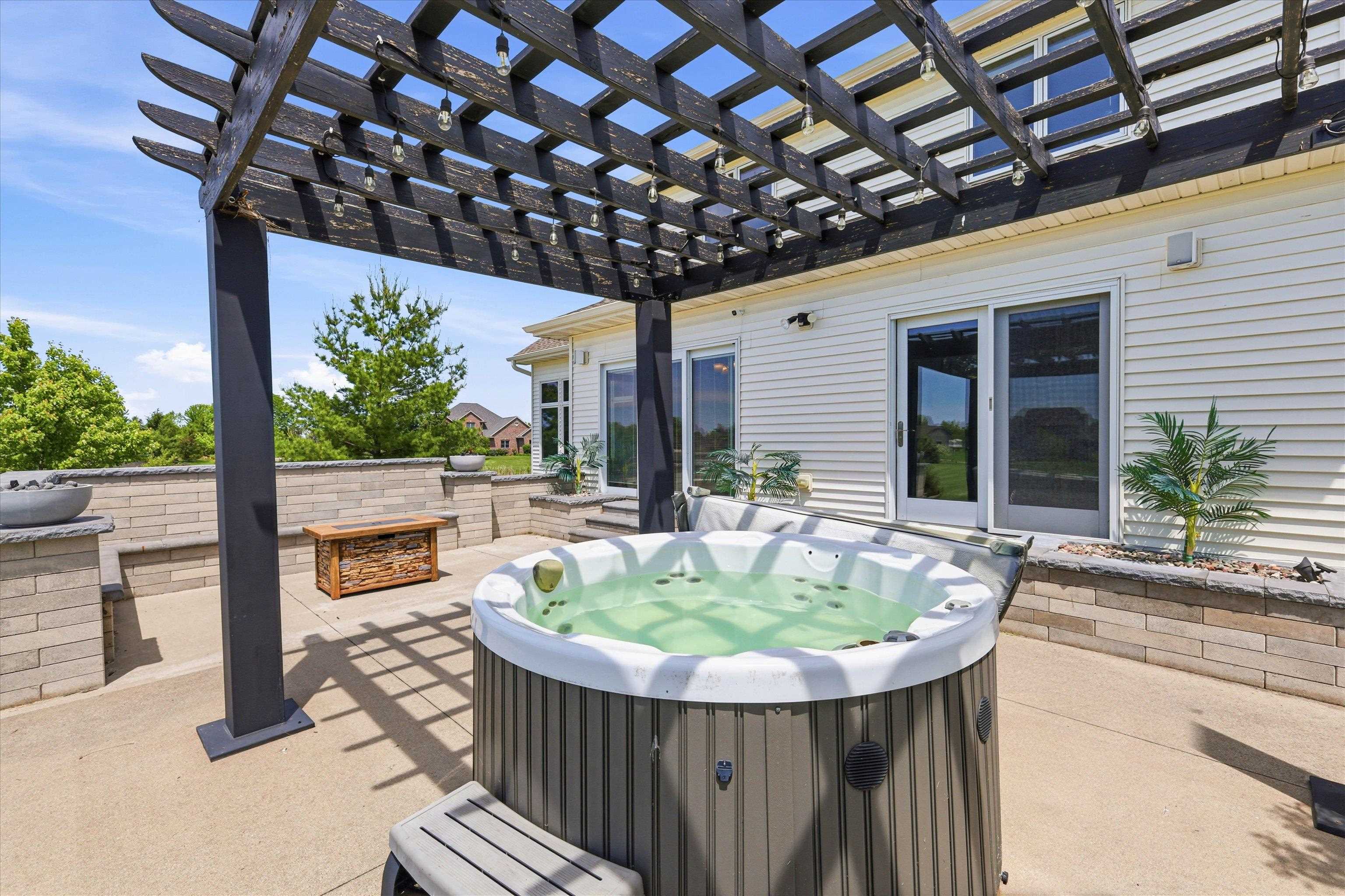 2145 W BONNIE Lane
