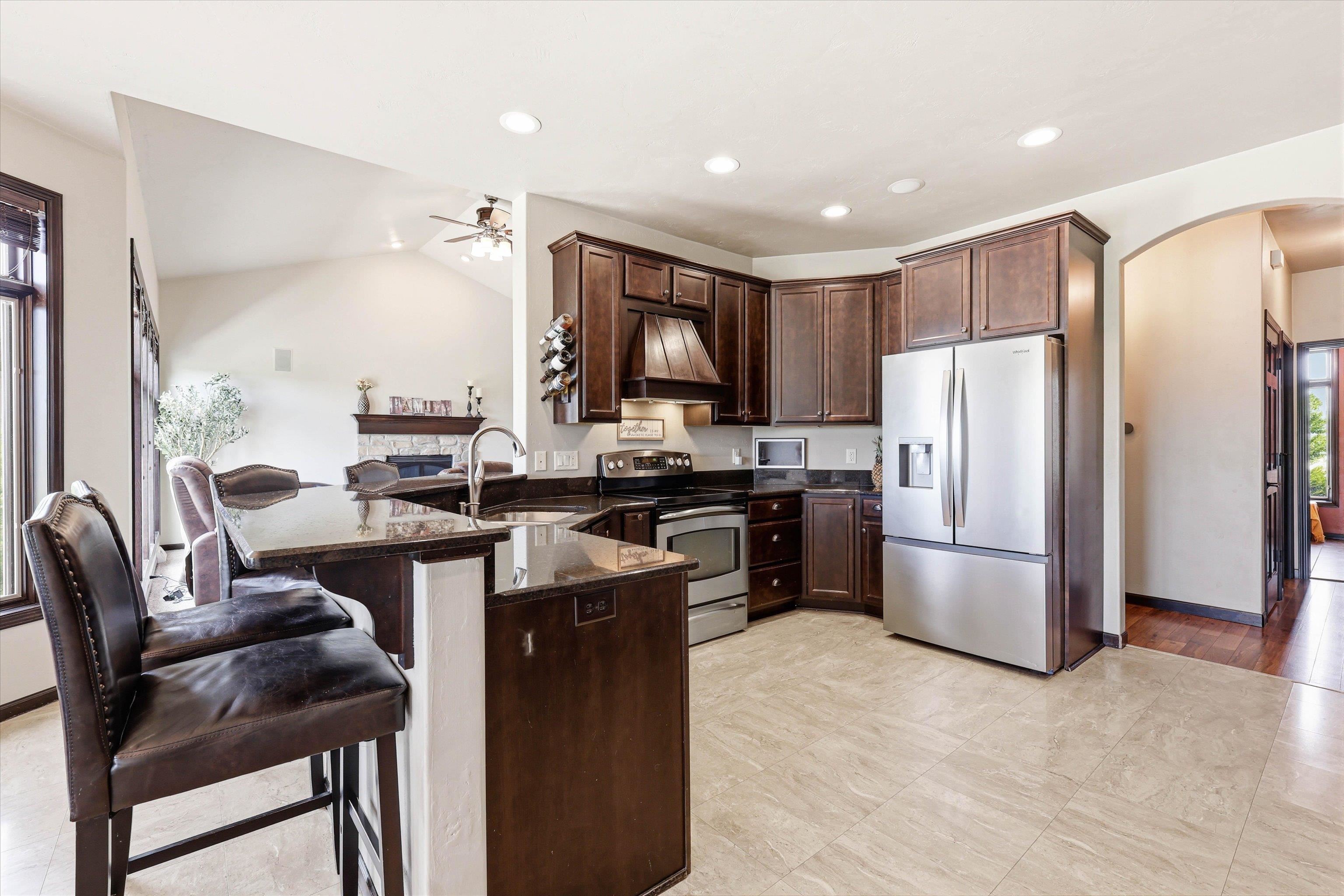 2145 W BONNIE Lane