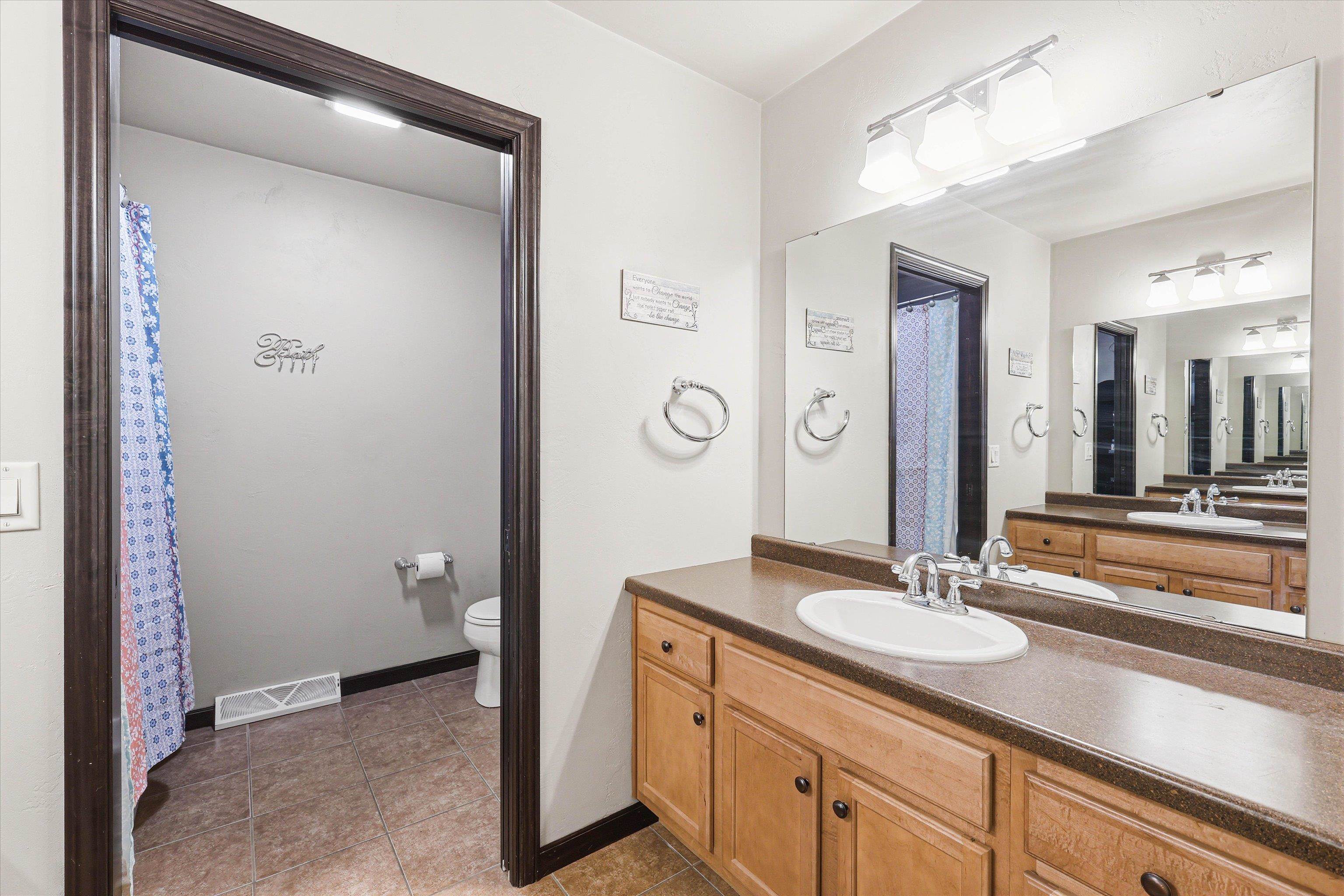 2145 W BONNIE Lane