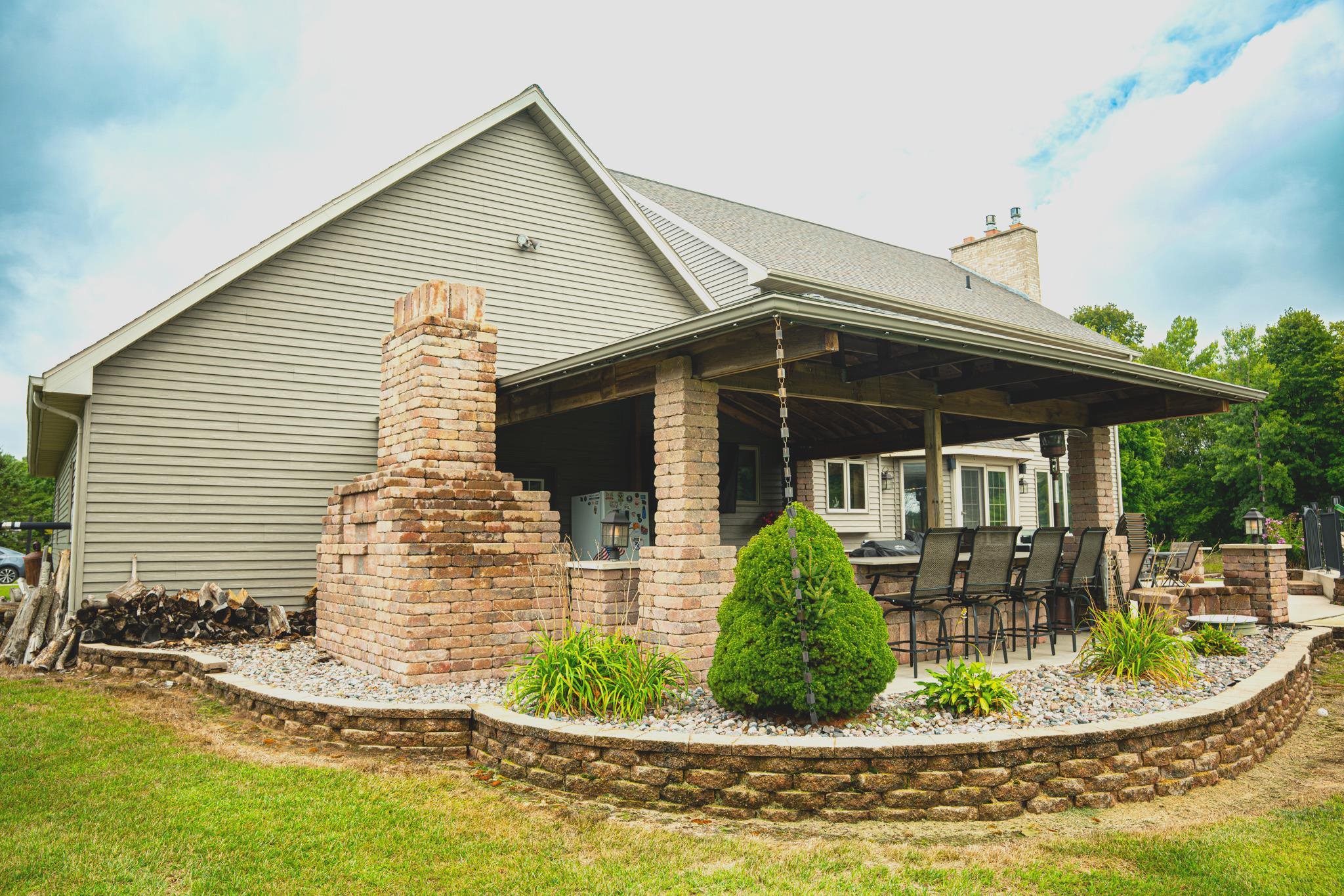 5062 MEADOWVIEW Lane
