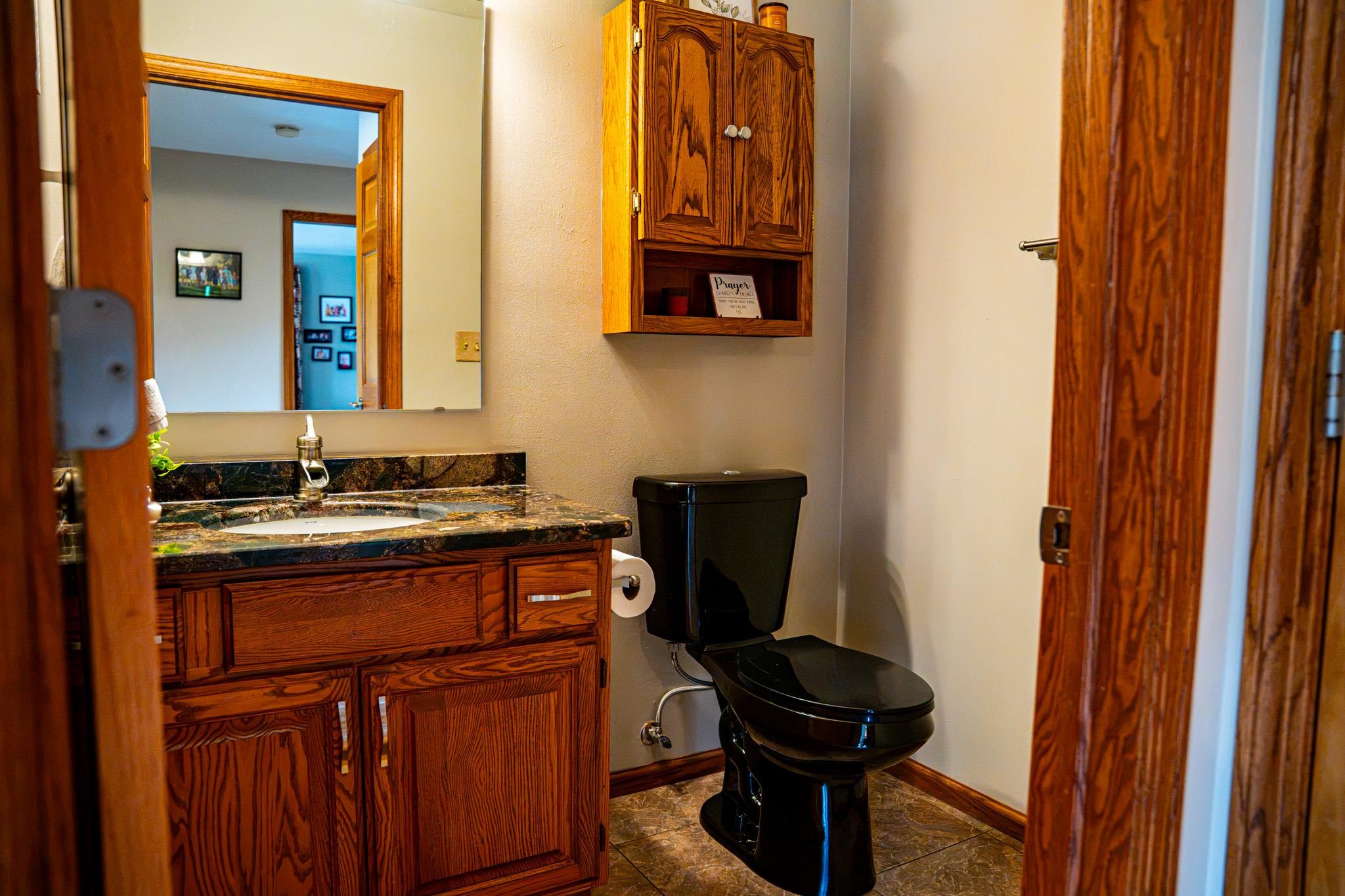 5062 MEADOWVIEW Lane