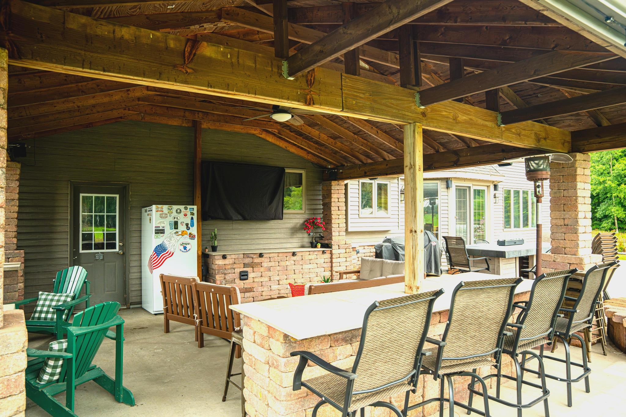 5062 MEADOWVIEW Lane
