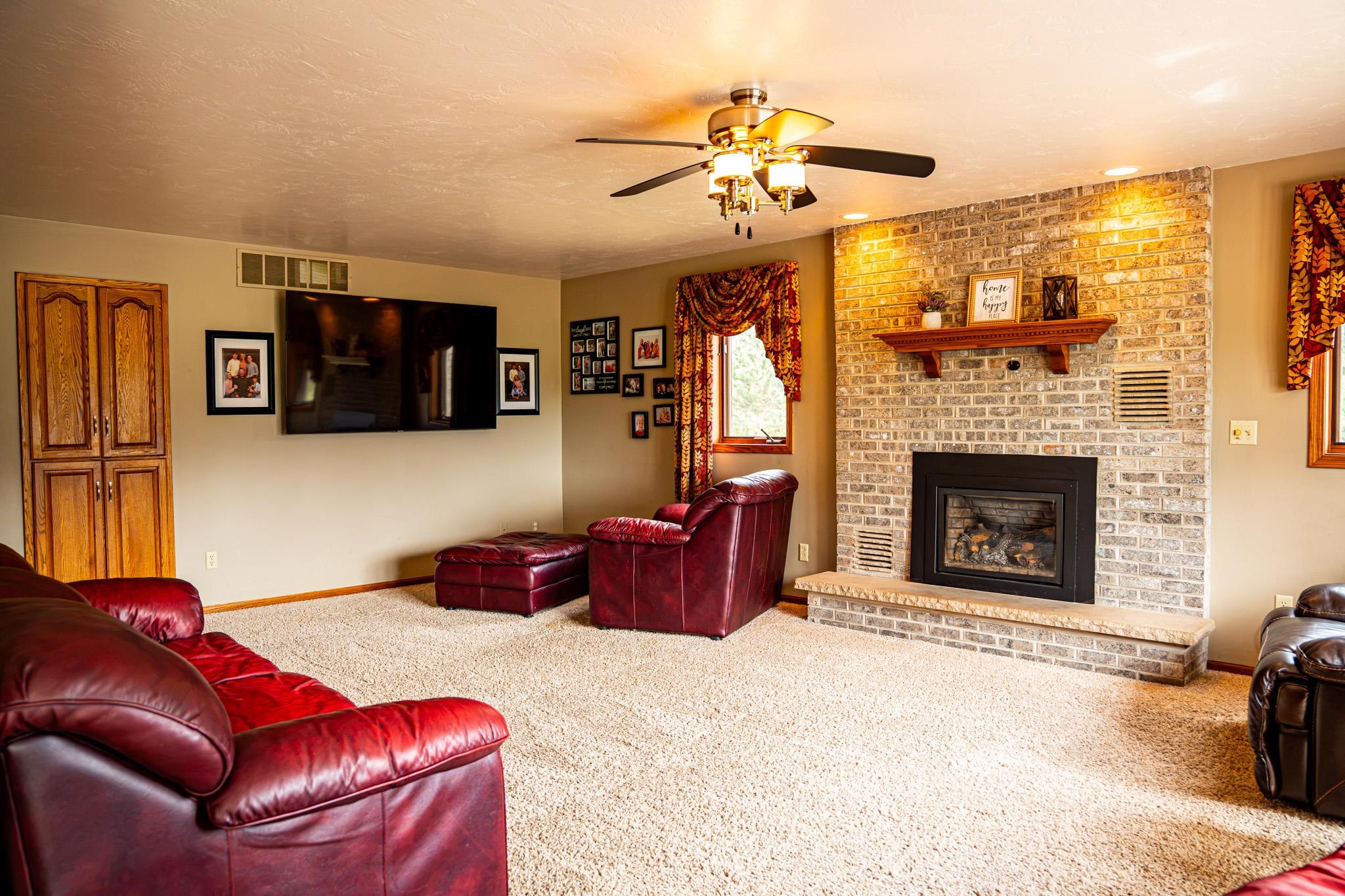 5062 MEADOWVIEW Lane