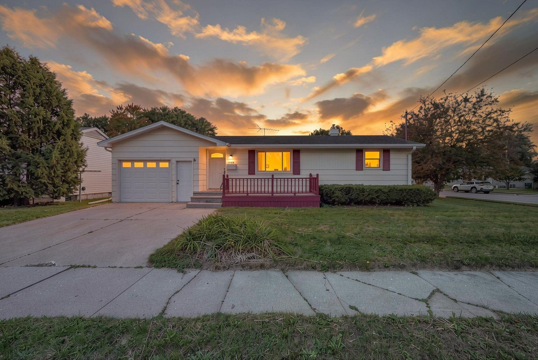 1104 SUYDAM Street