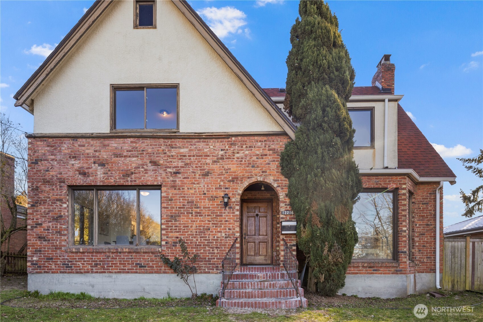 12216 Palatine Avenue N