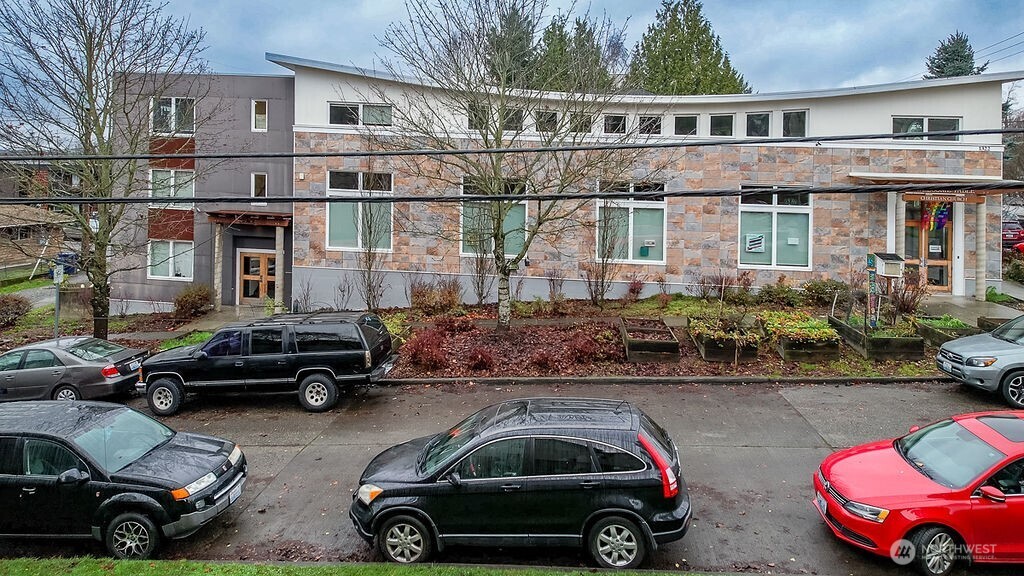 1322 S Bayview