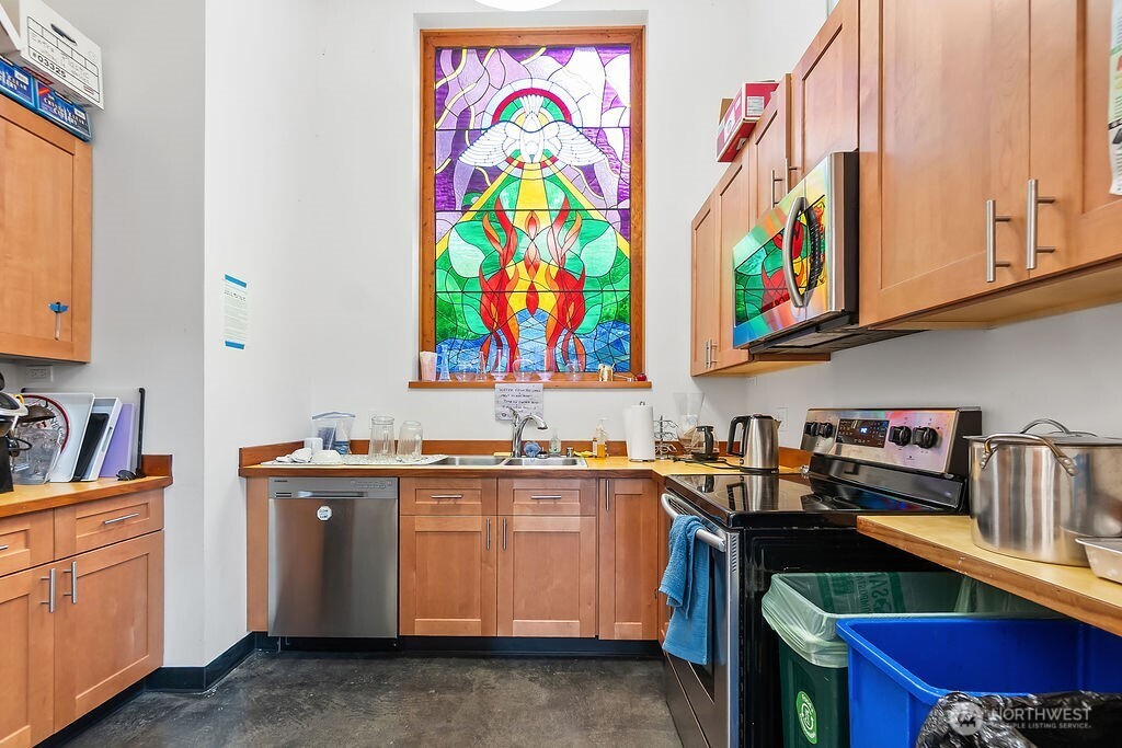 1322 S Bayview