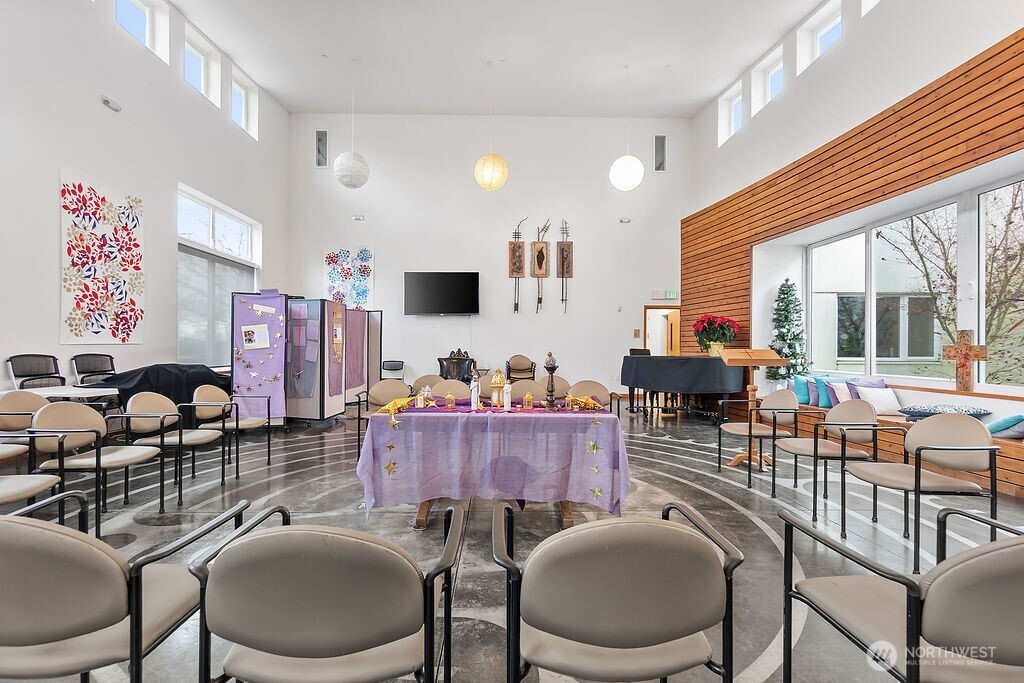 1322 S Bayview